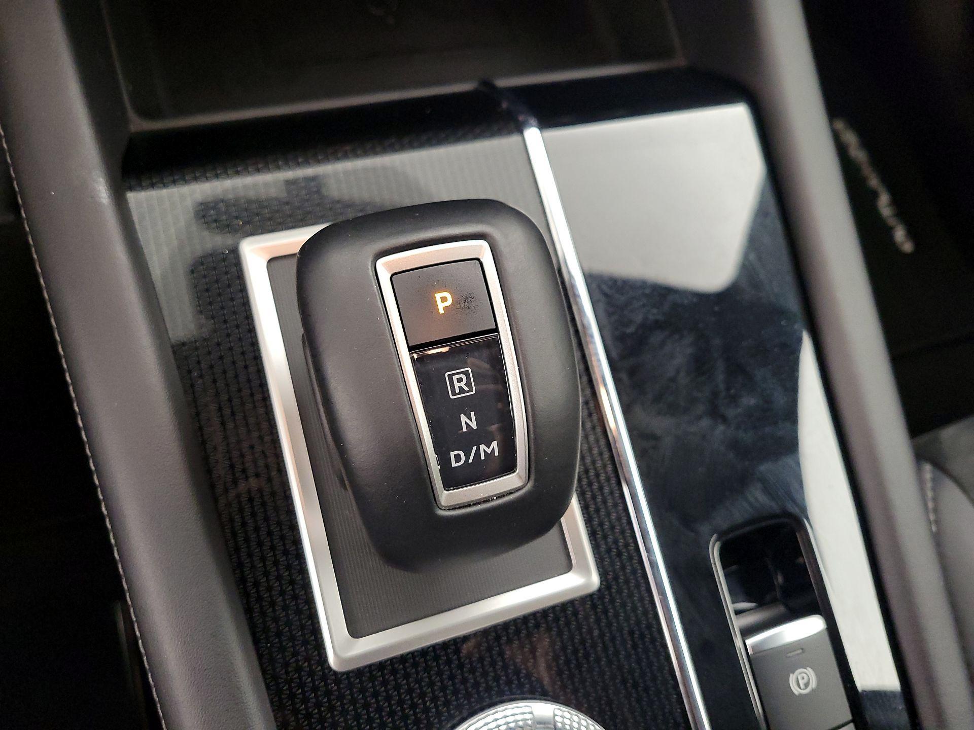 Thumbnail: 2024 Mitsubishi Outlander - 18