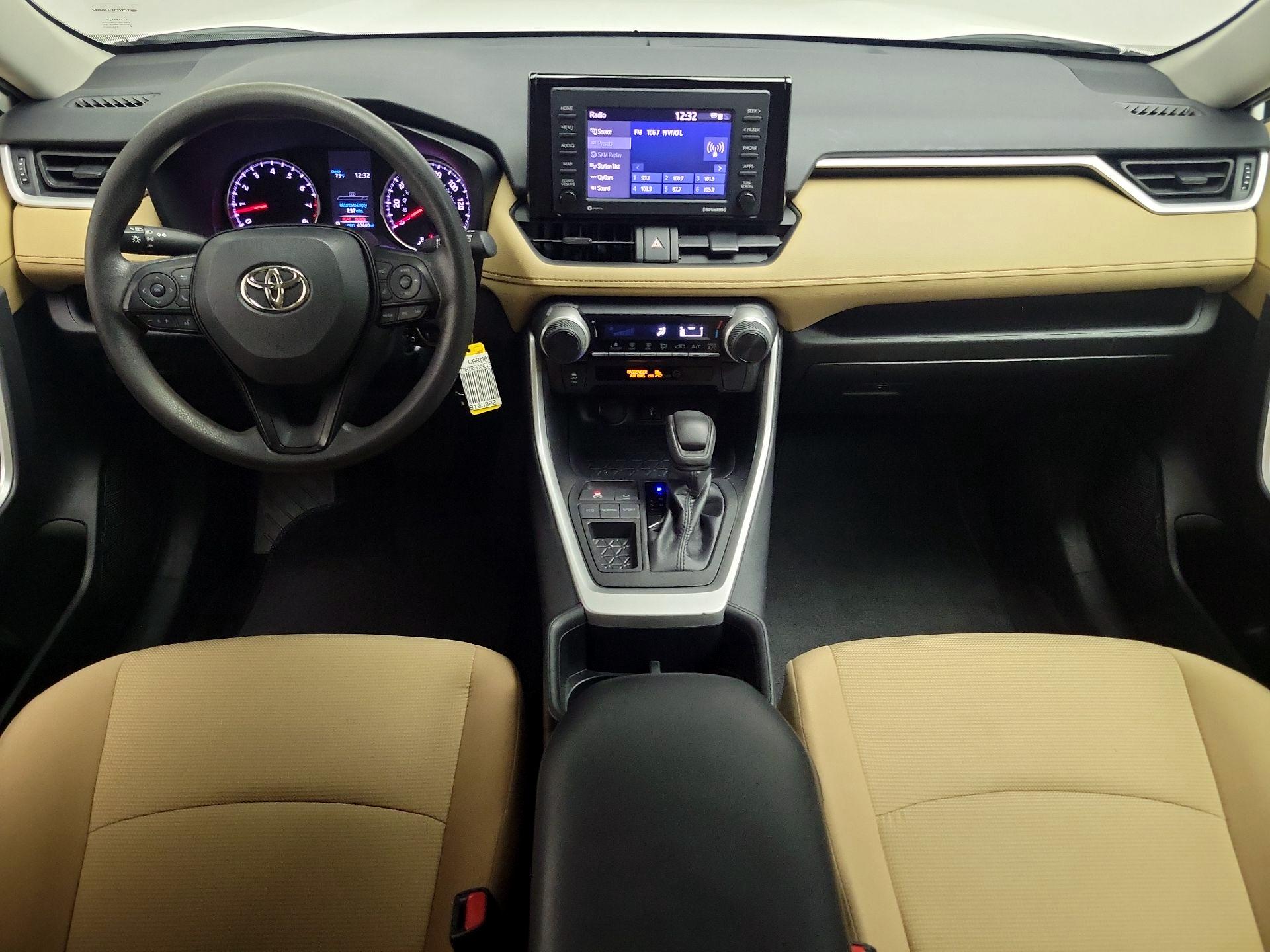 Thumbnail: 2022 Toyota RAV4 - 9