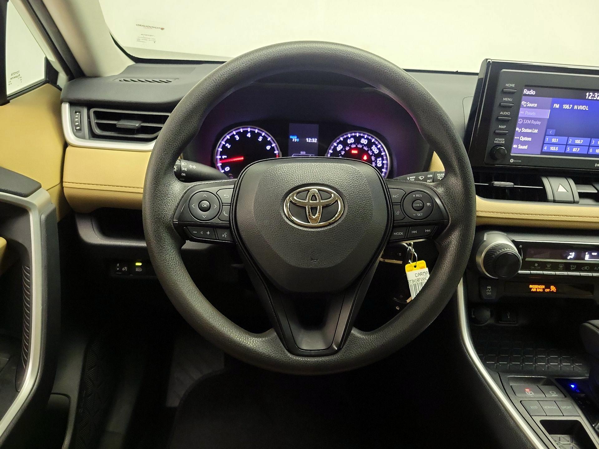 Thumbnail: 2022 Toyota RAV4 - 10