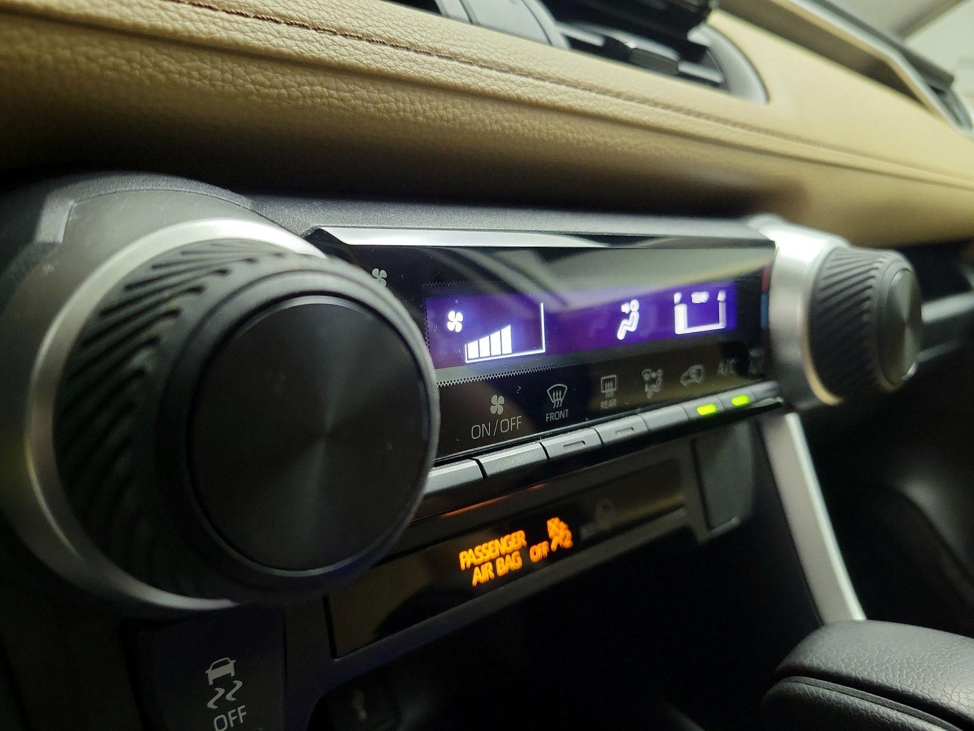 Thumbnail: 2022 Toyota RAV4 - 16