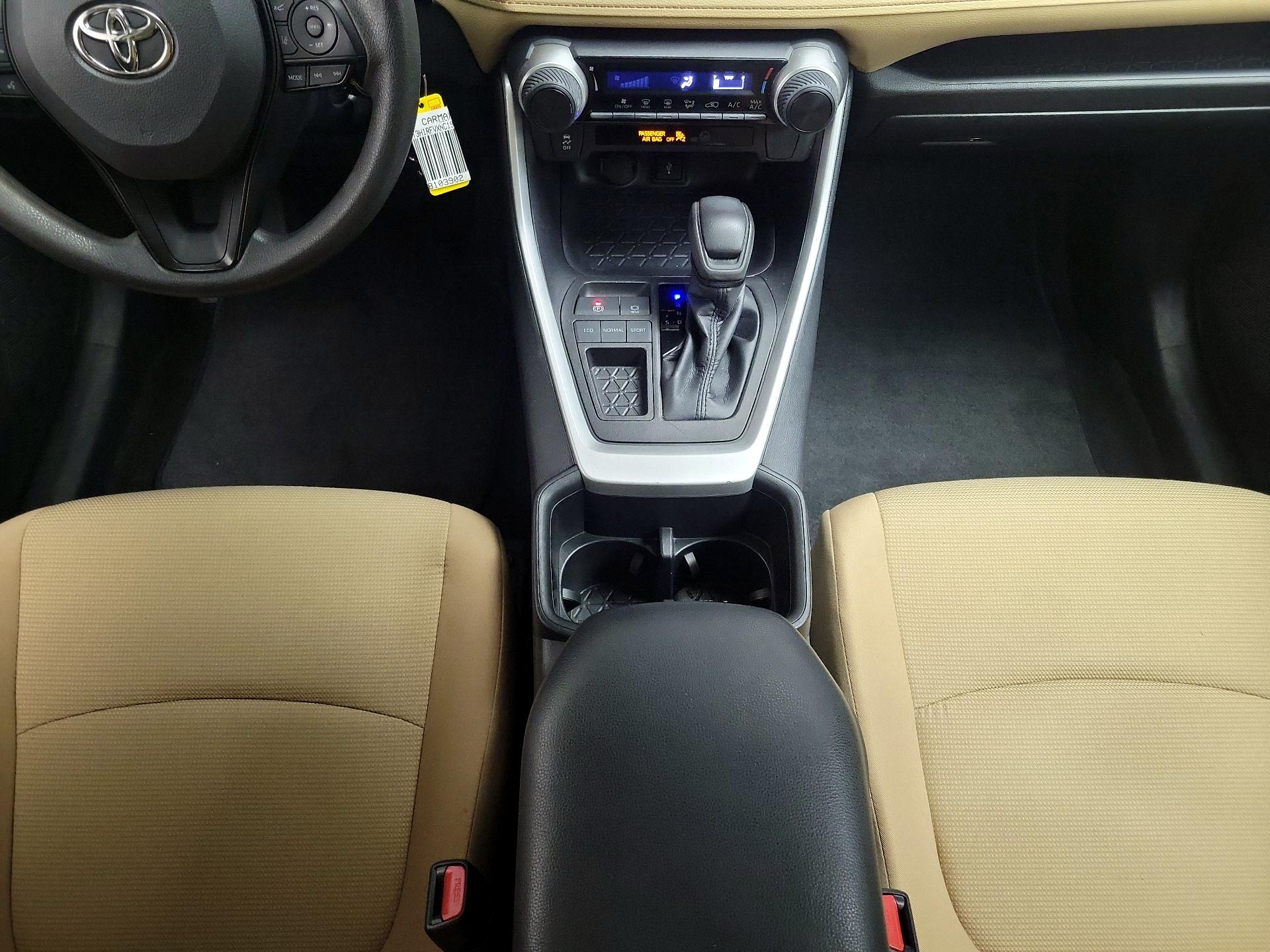 Thumbnail: 2022 Toyota RAV4 - 17