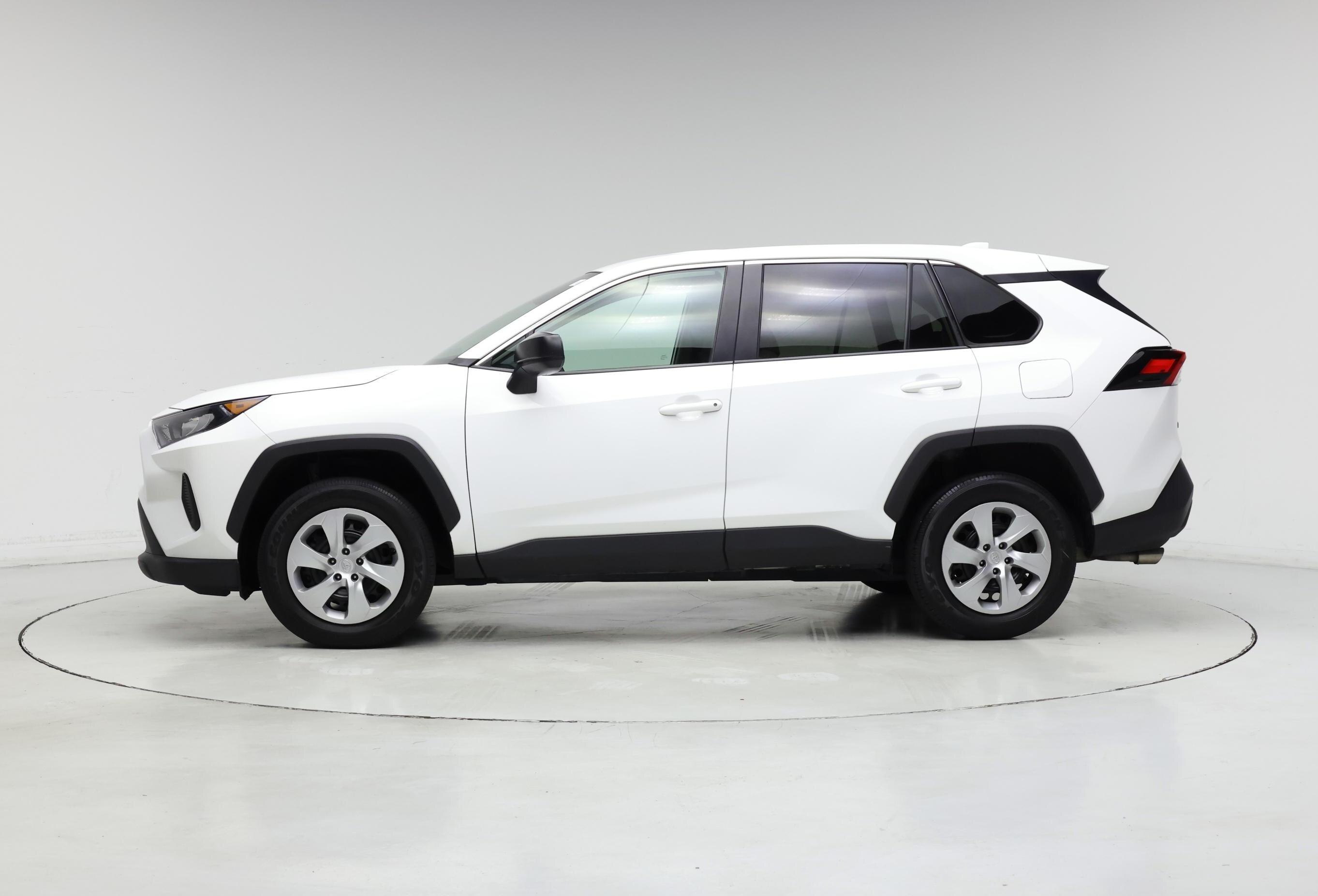 Thumbnail: 2022 Toyota RAV4 - 3