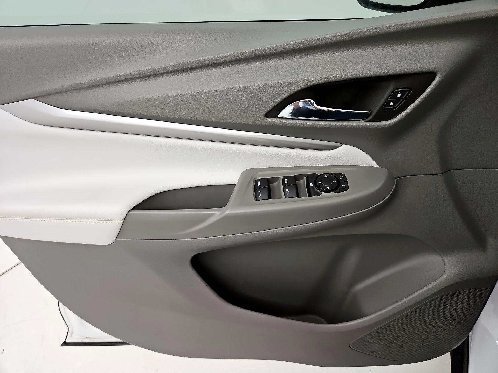 Thumbnail: 2023 Chevrolet Bolt EUV - 12