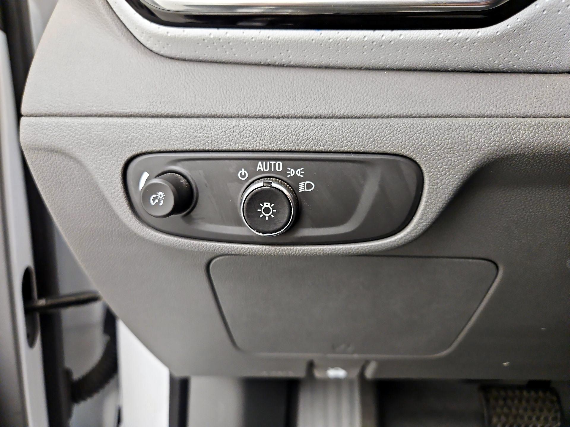 Thumbnail: 2023 Chevrolet Bolt EUV - 13