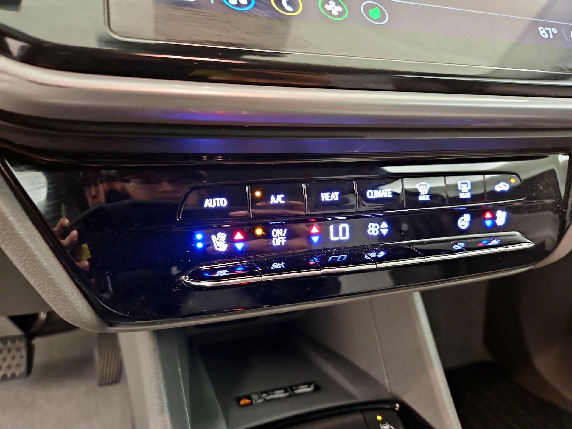 Thumbnail: 2023 Chevrolet Bolt EUV - 16