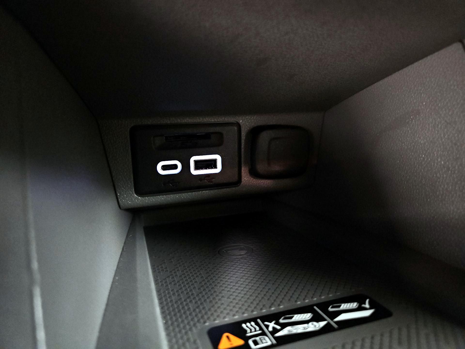 Thumbnail: 2023 Chevrolet Bolt EUV - 18