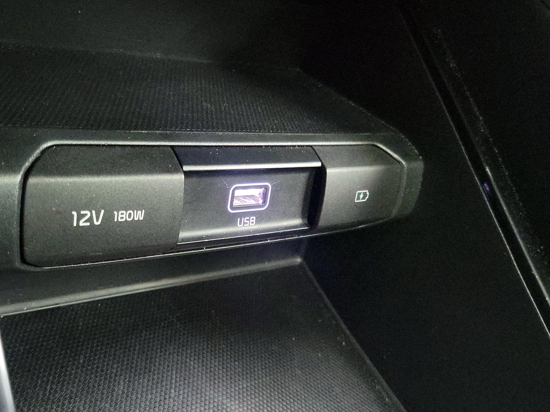 Thumbnail: 2021 Kia Telluride - 18