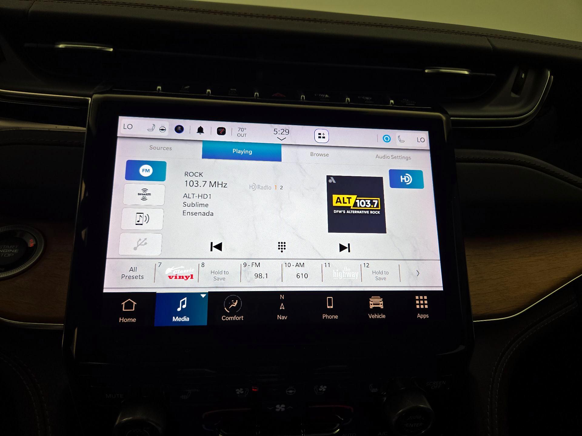 Thumbnail: 2023 Jeep Grand Cherokee L - 16