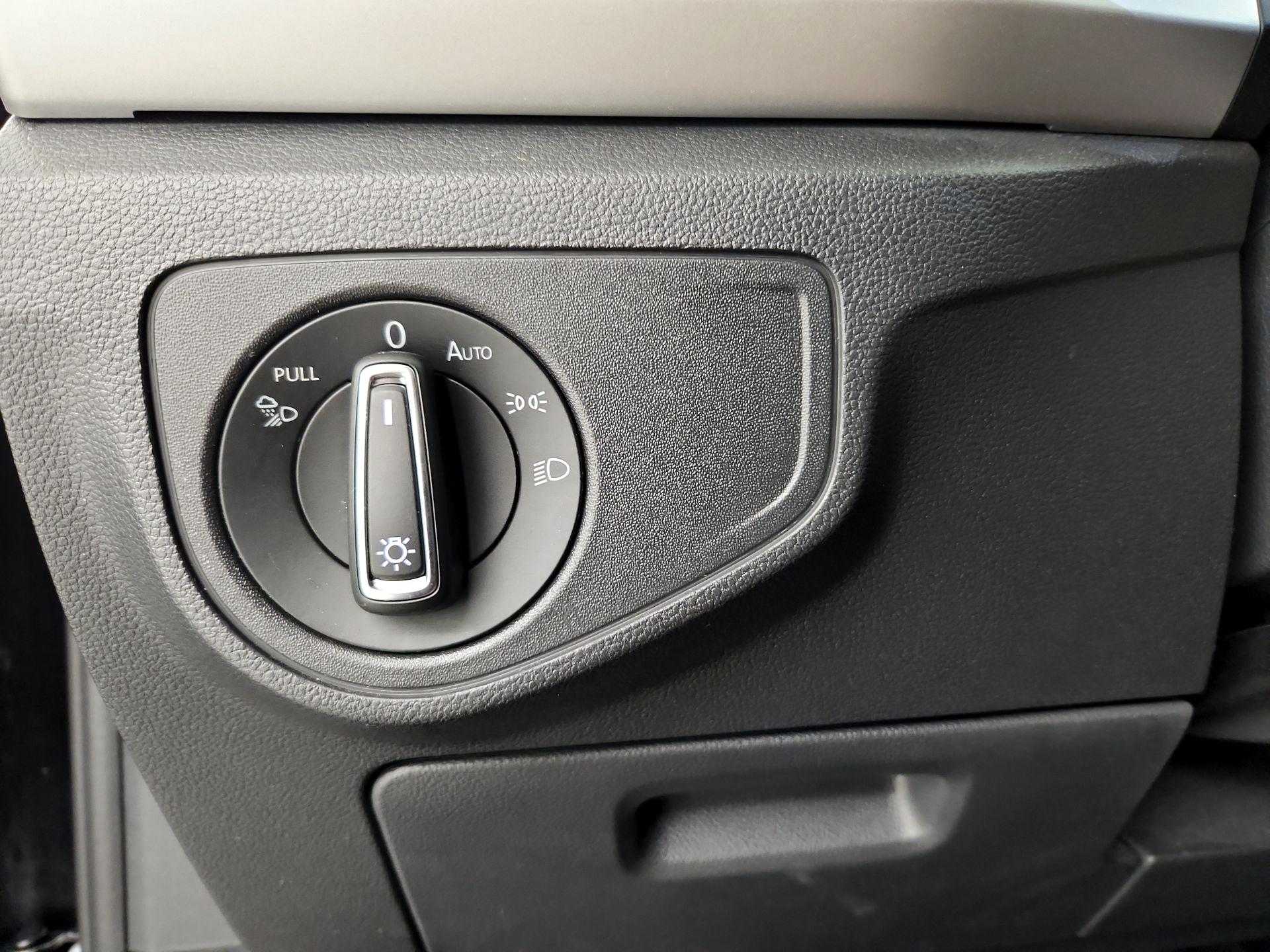 Thumbnail: 2021 Volkswagen Atlas - 13