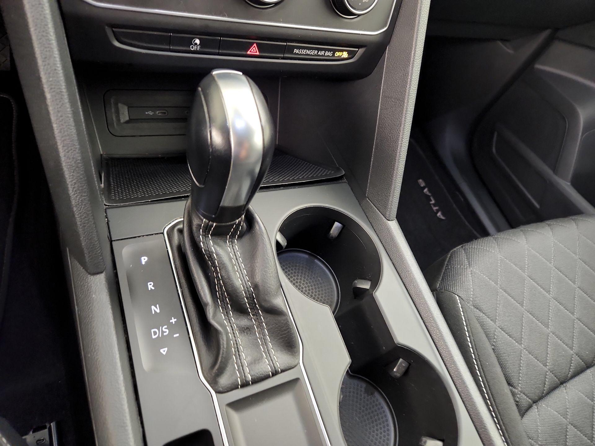 Thumbnail: 2021 Volkswagen Atlas - 17