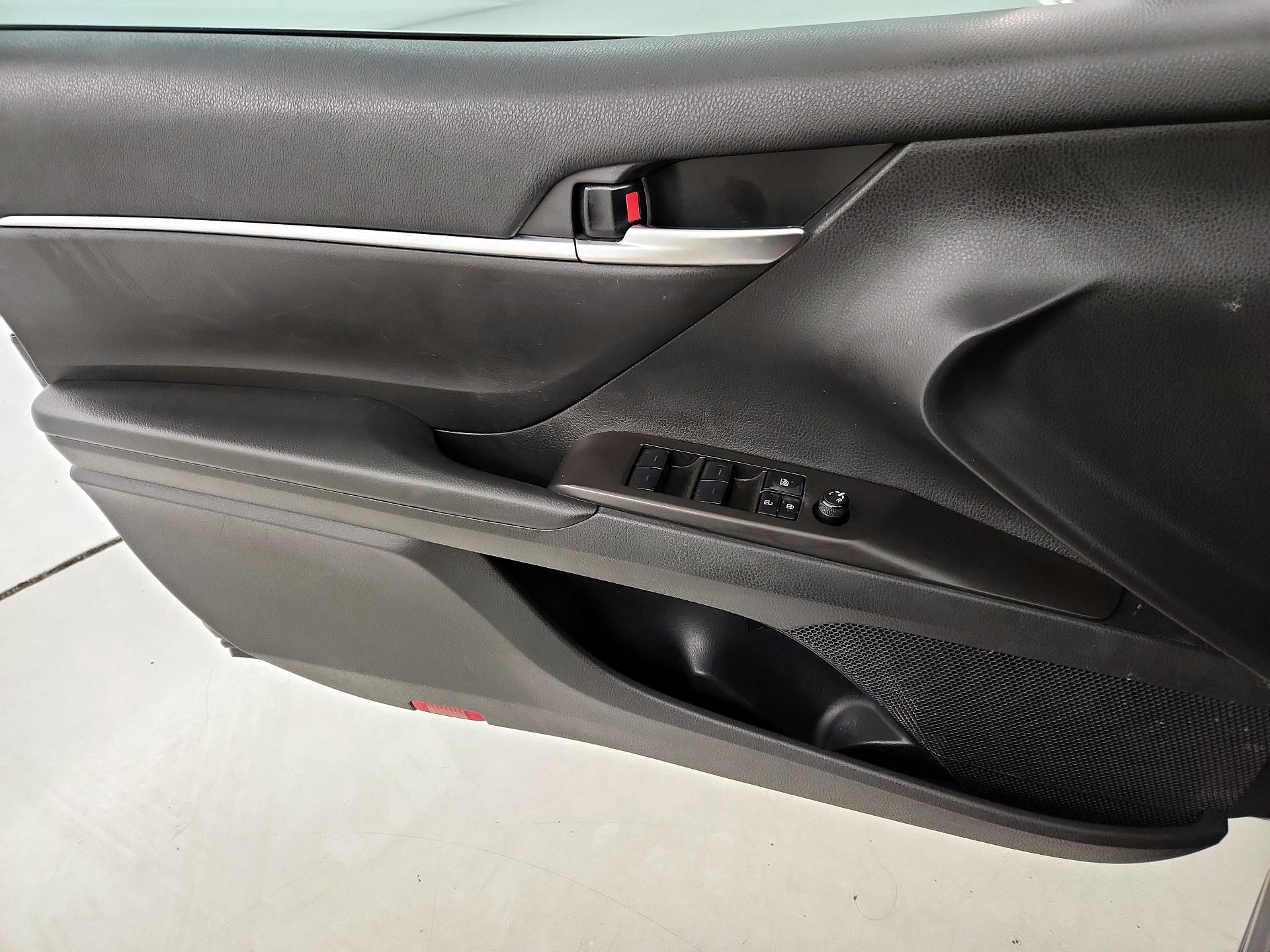 Thumbnail: 2023 Toyota Camry - 12