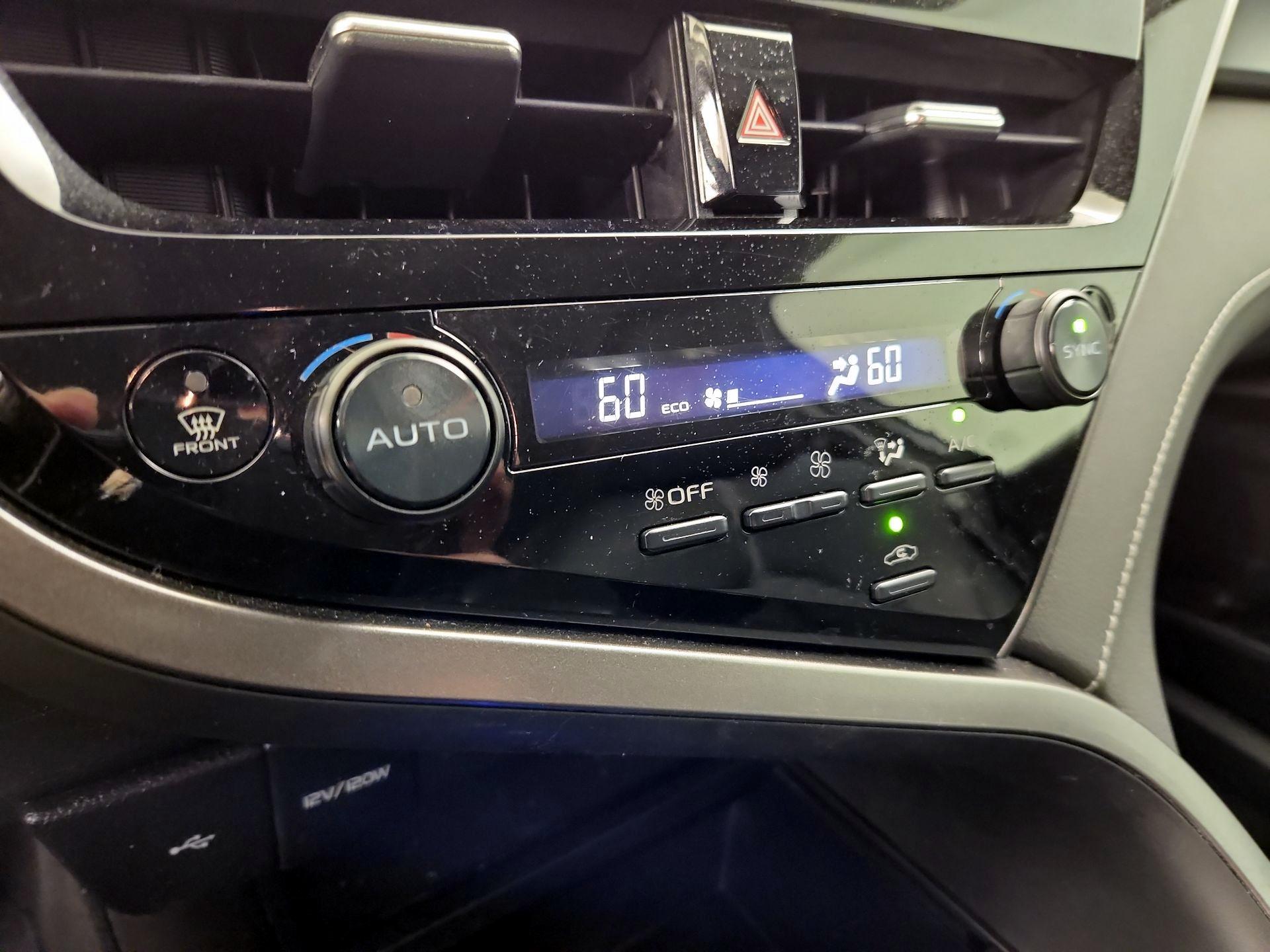 Thumbnail: 2023 Toyota Camry - 16