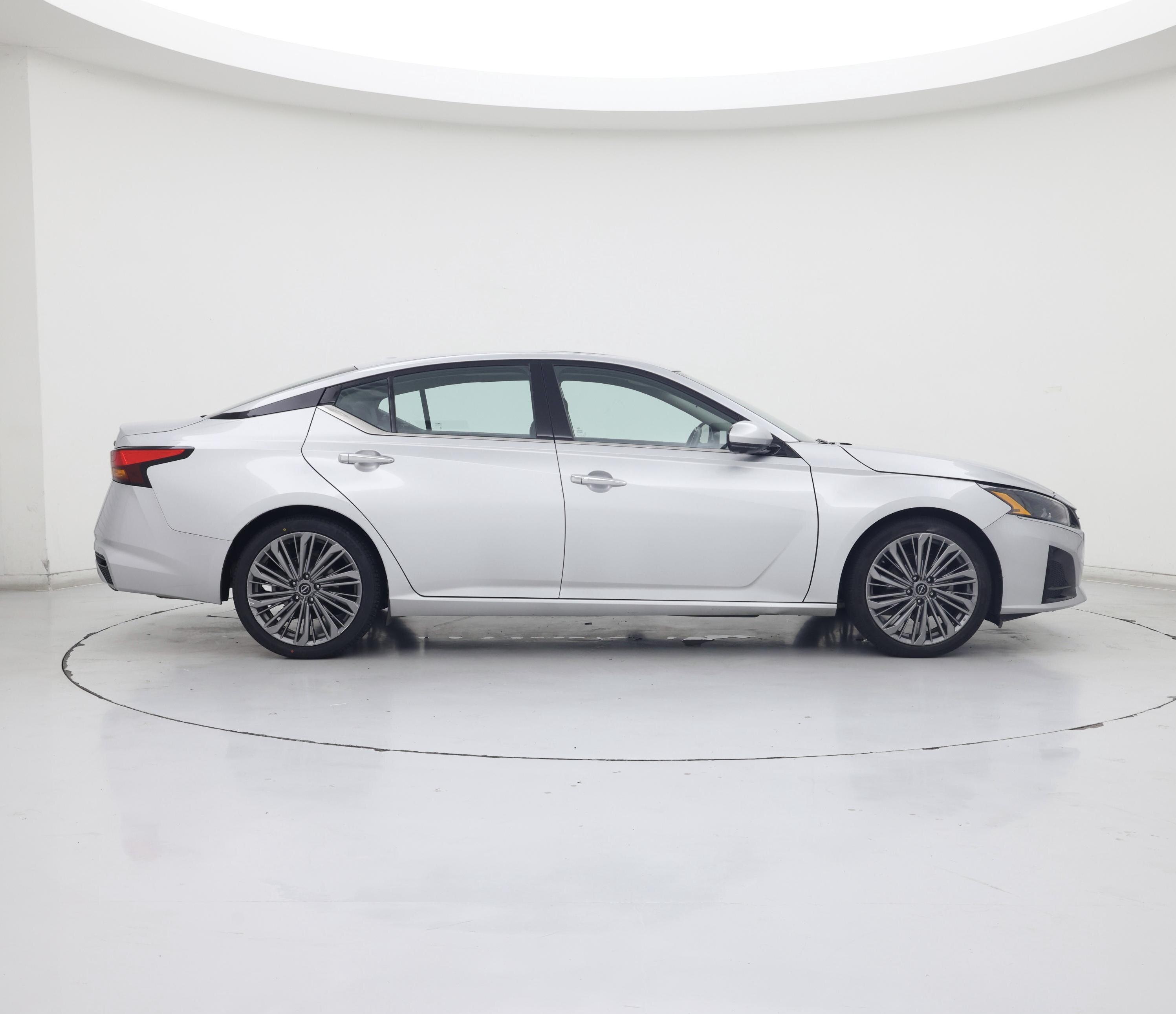 Thumbnail: 2023 Nissan Altima - 7