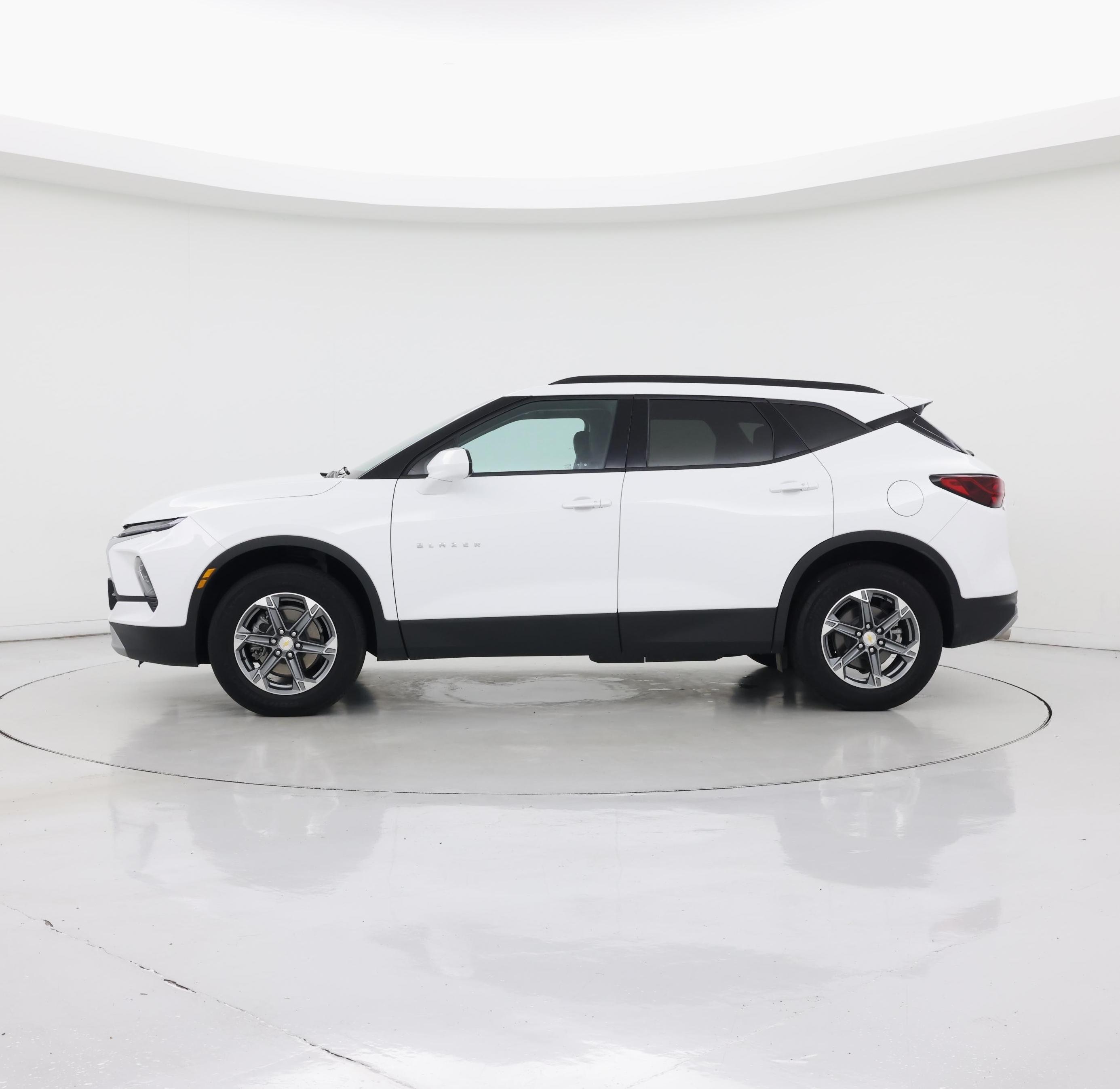 Thumbnail: 2023 Chevrolet Blazer - 3