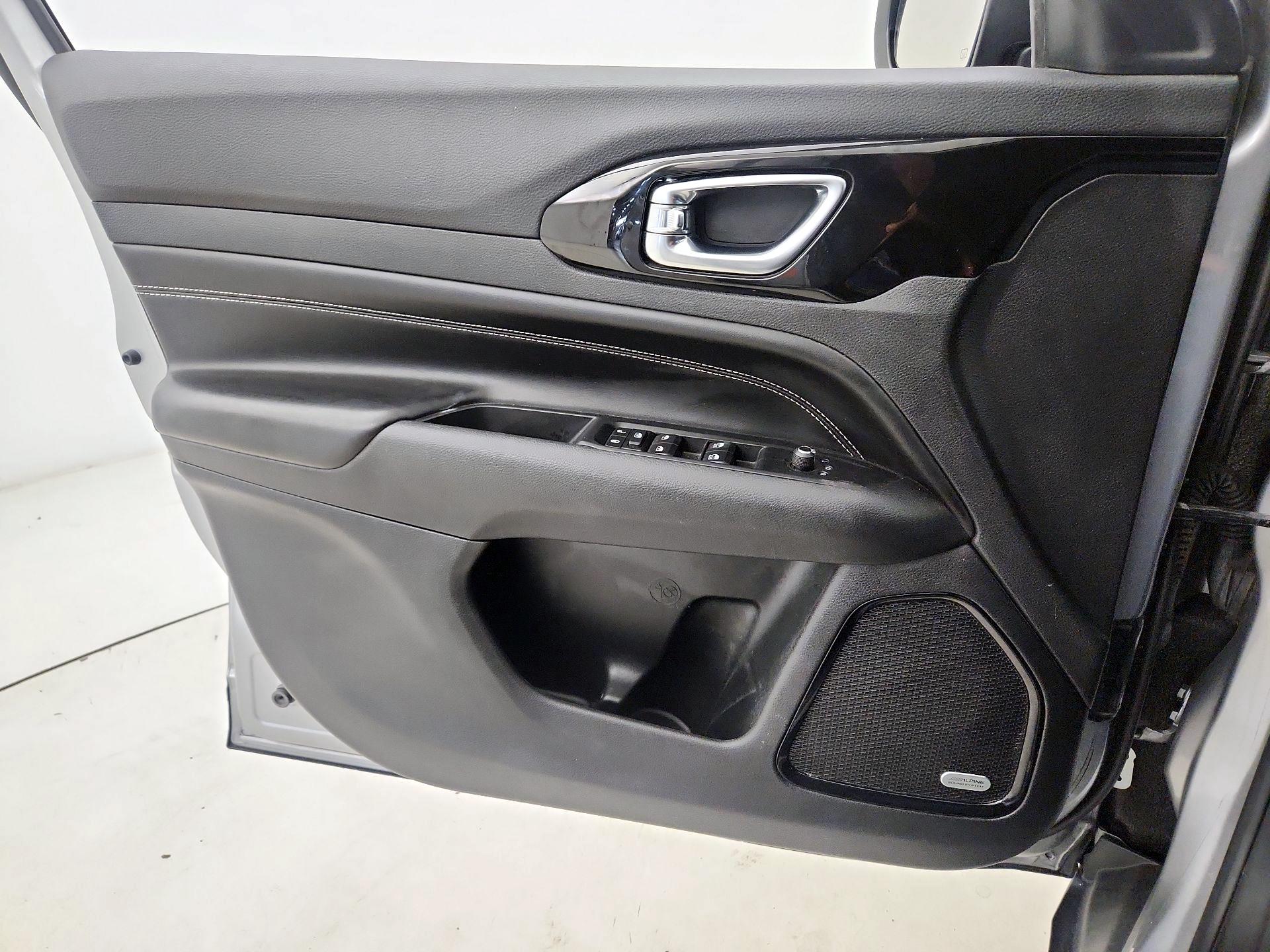 Thumbnail: 2022 Jeep Compass - 12