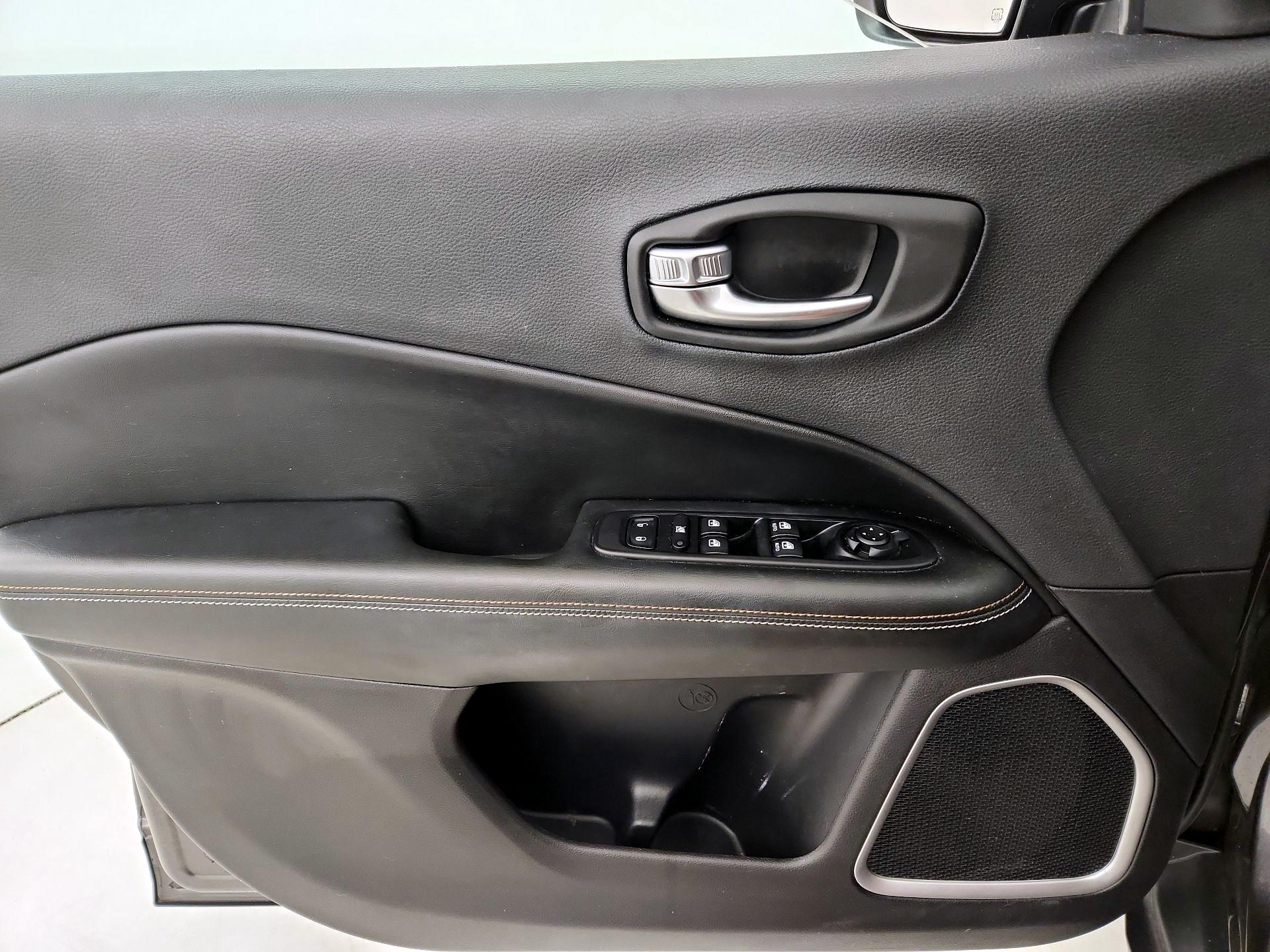 Thumbnail: 2021 Jeep Compass - 12