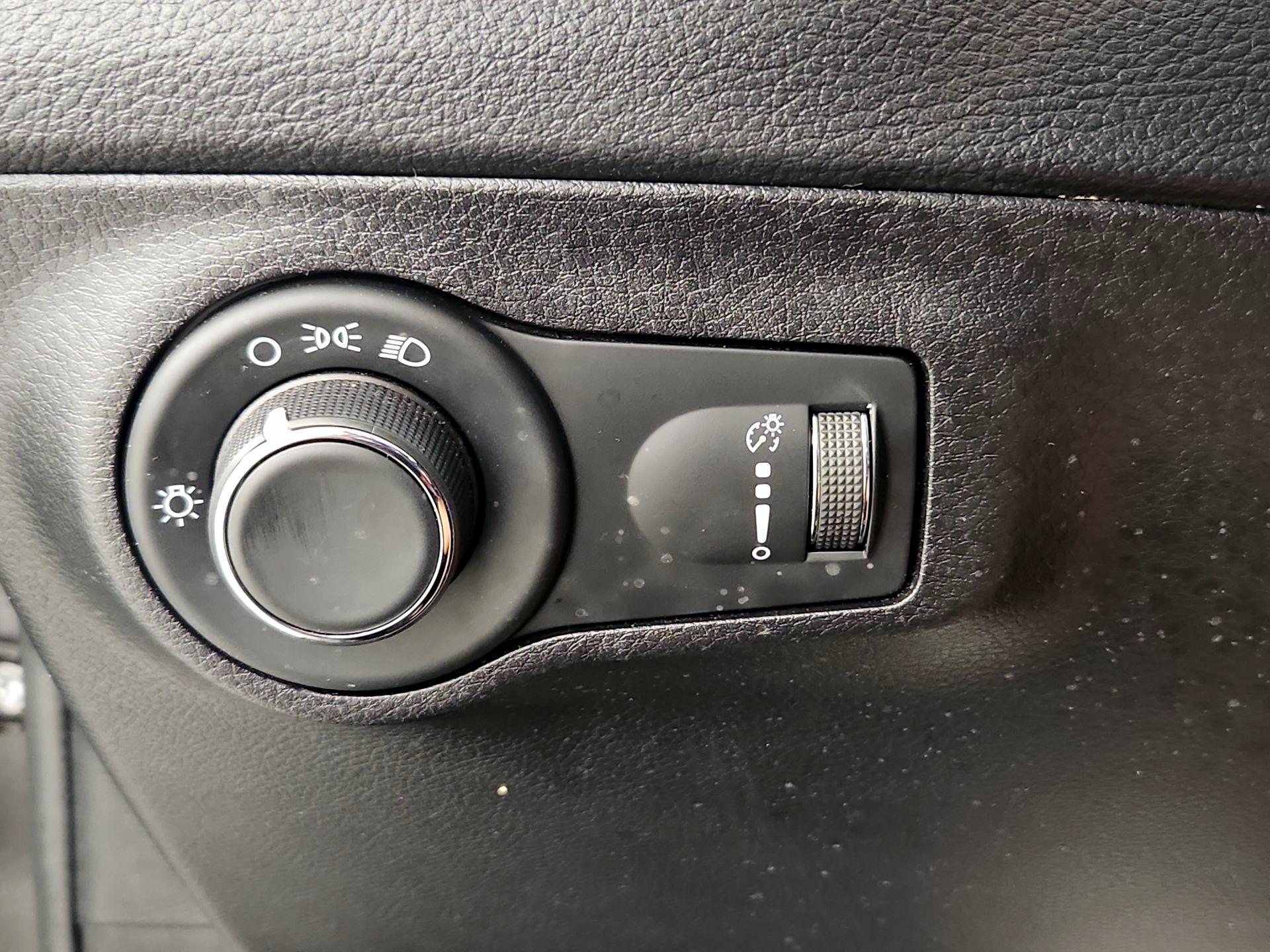 Thumbnail: 2021 Jeep Compass - 13