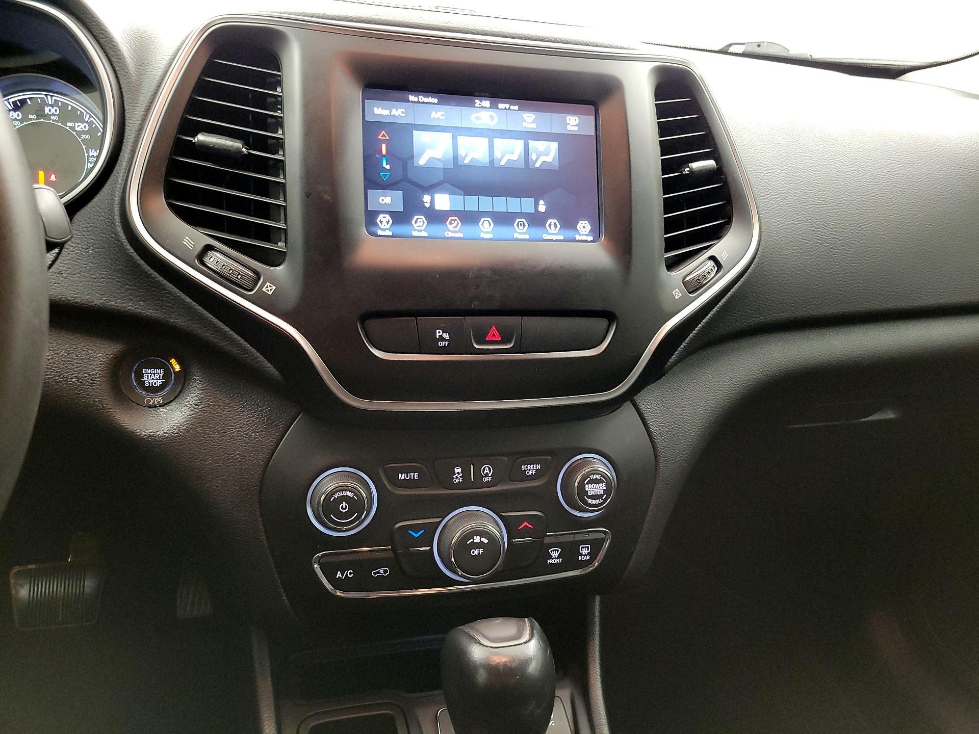 Thumbnail: 2020 Jeep Cherokee - 16