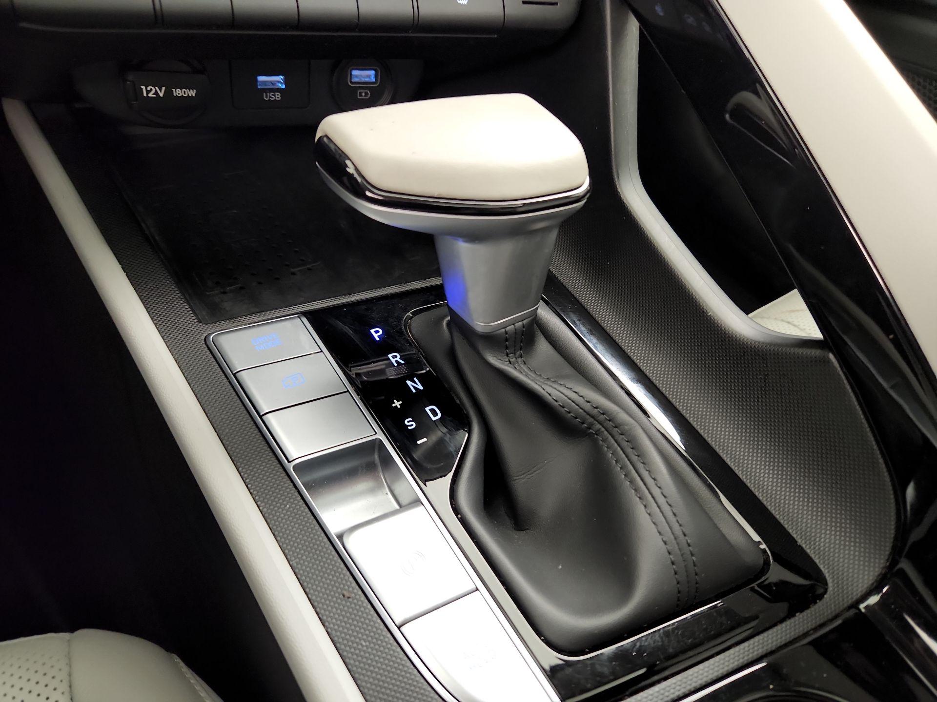 Thumbnail: 2023 Hyundai Elantra - 18