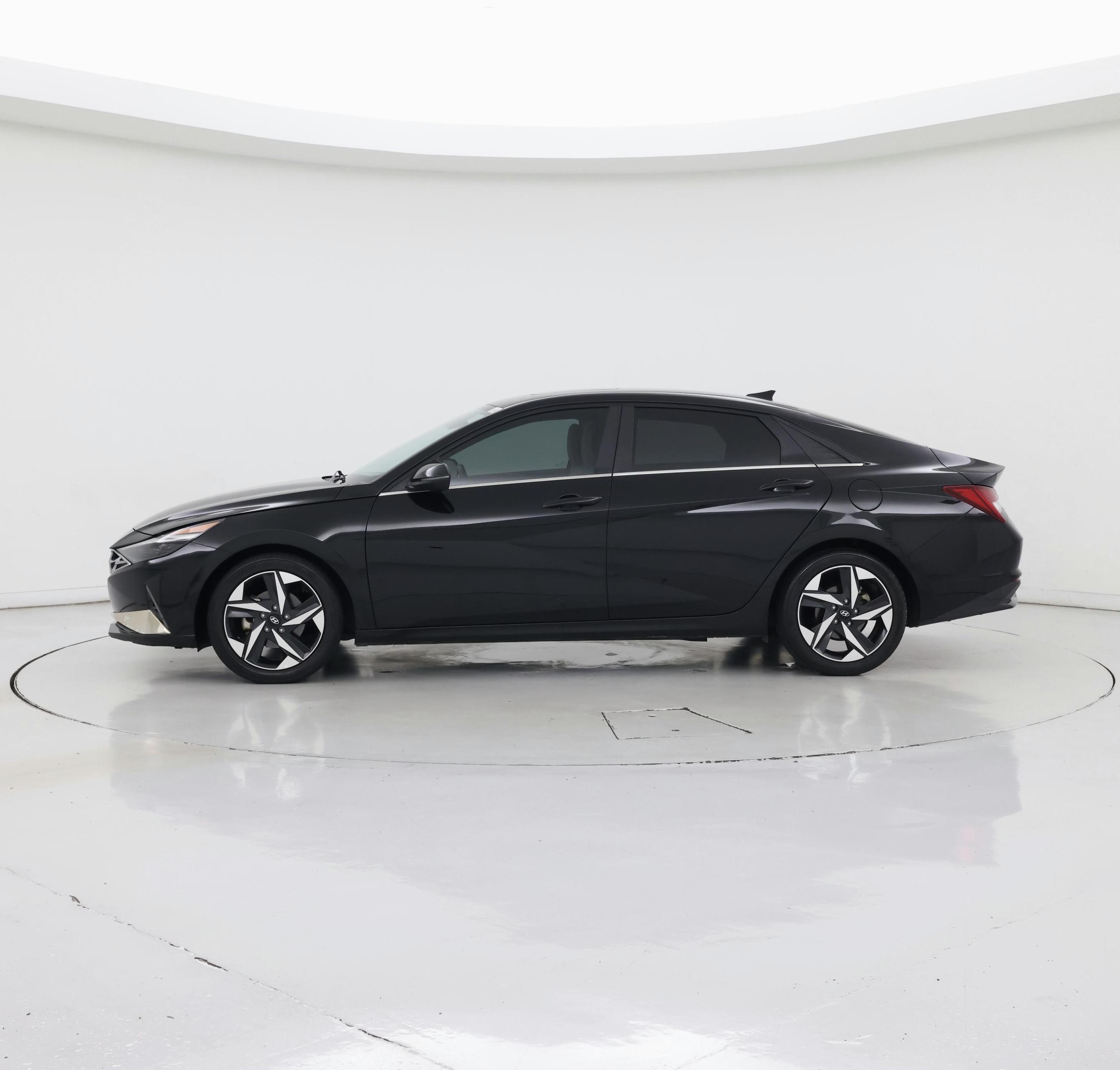 Thumbnail: 2023 Hyundai Elantra - 3