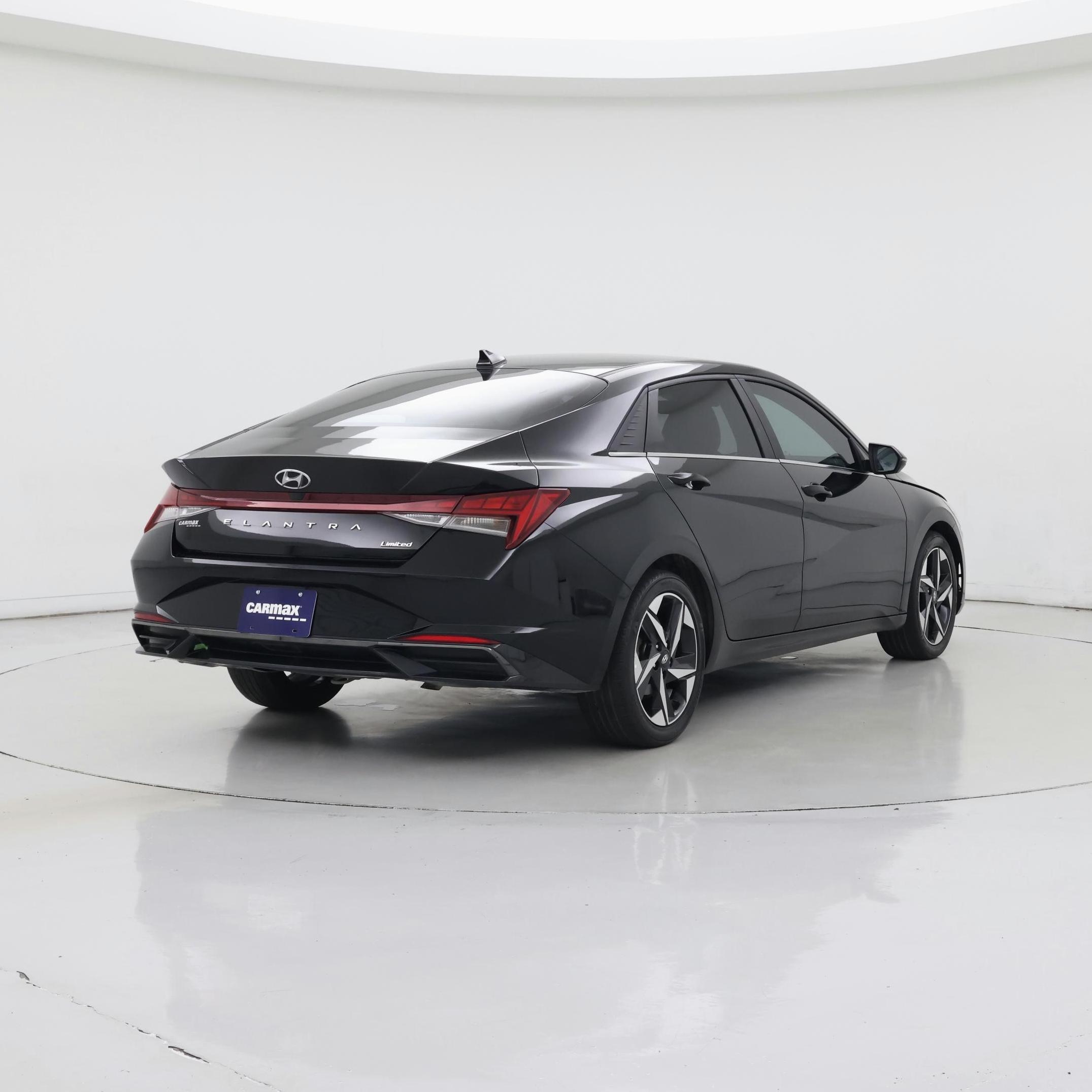Thumbnail: 2023 Hyundai Elantra - 8