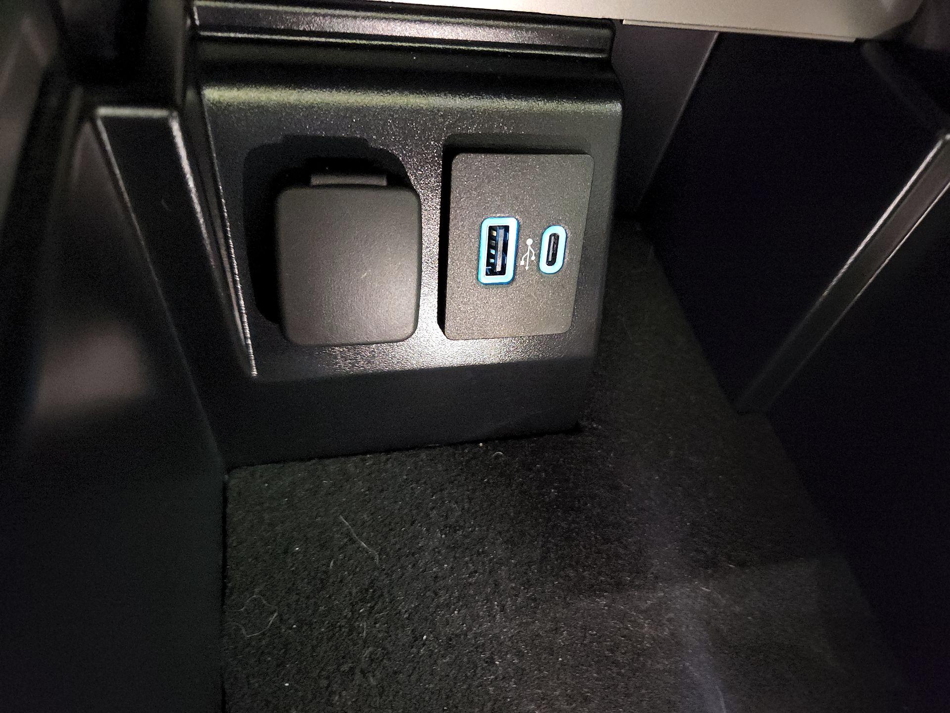 Thumbnail: 2022 Ford Explorer - 19