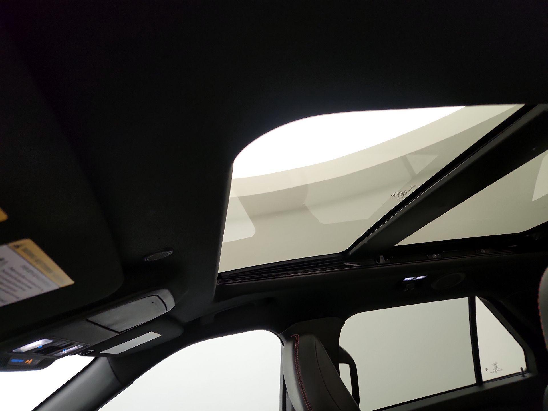 Thumbnail: 2022 Ford Explorer - 20