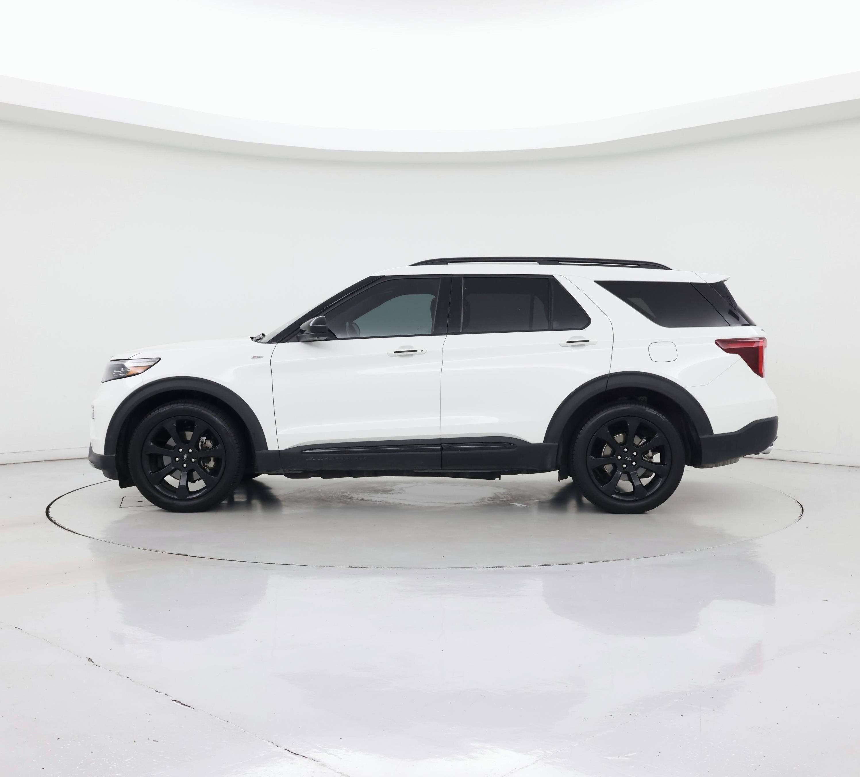 Thumbnail: 2022 Ford Explorer - 3