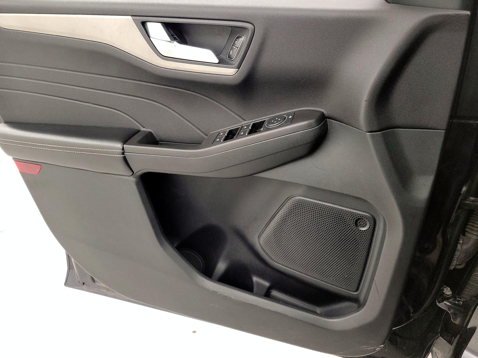 Thumbnail: 2021 Ford Escape - 12