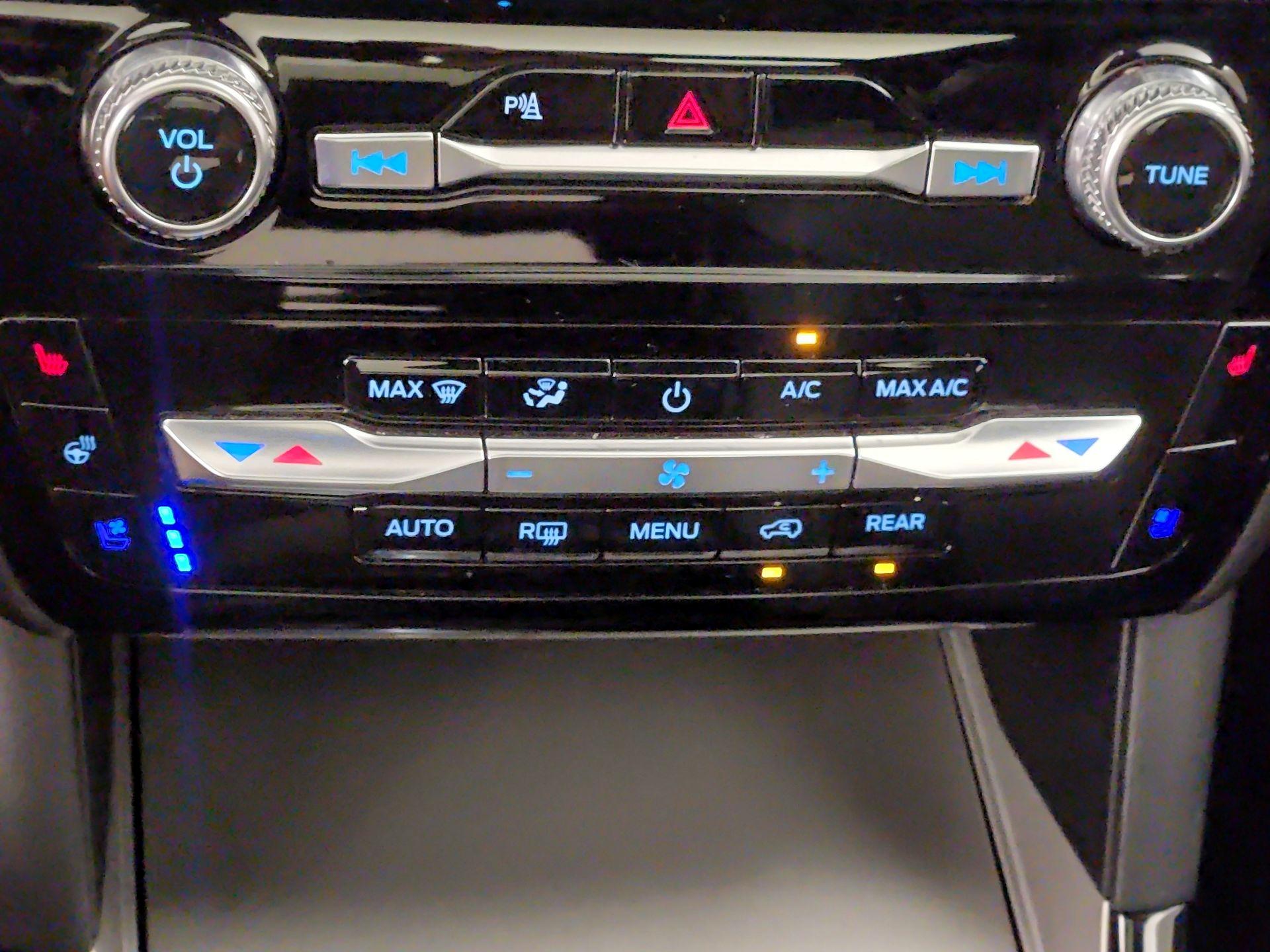 Thumbnail: 2023 Ford Explorer - 17