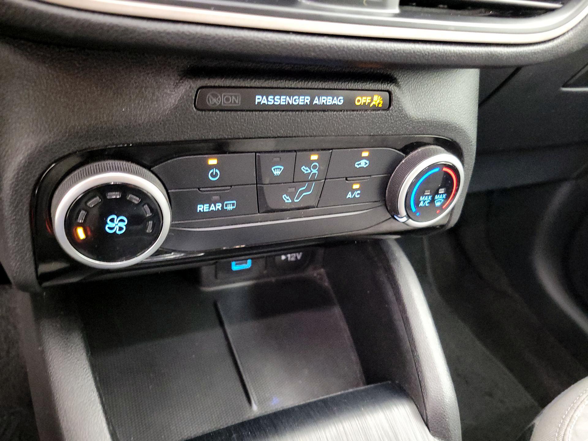 Thumbnail: 2022 Ford Escape - 16