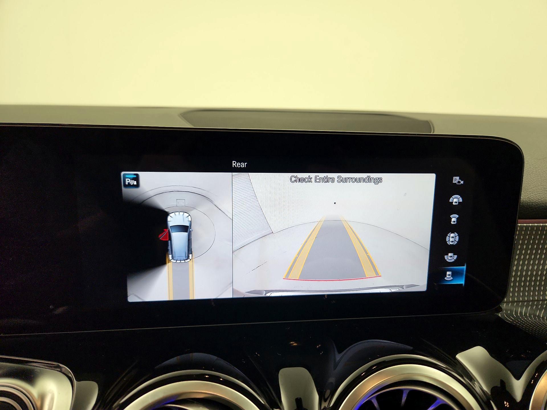 Thumbnail: 2023 Mercedes-Benz GLB - 14