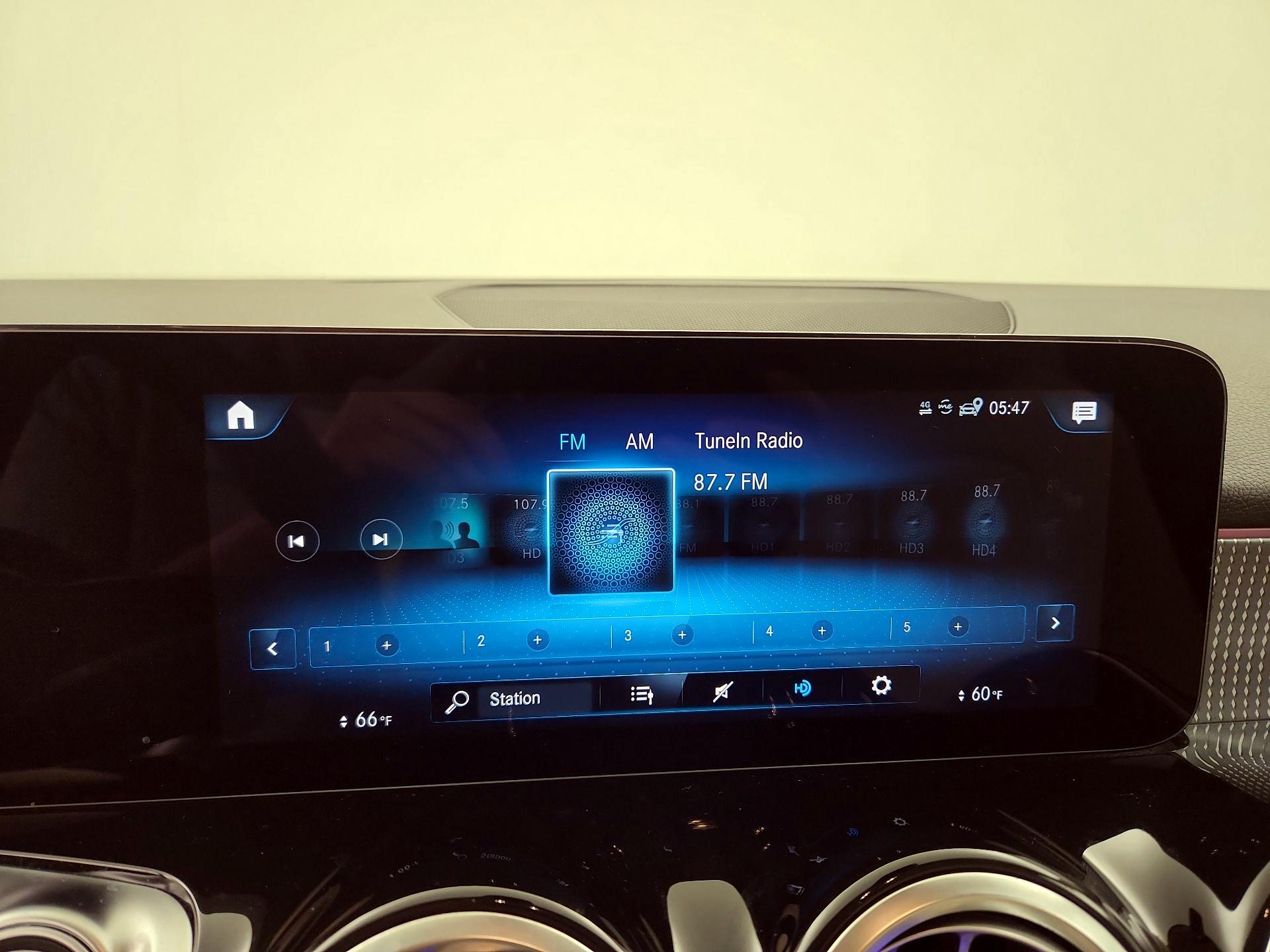 Thumbnail: 2023 Mercedes-Benz GLB - 15