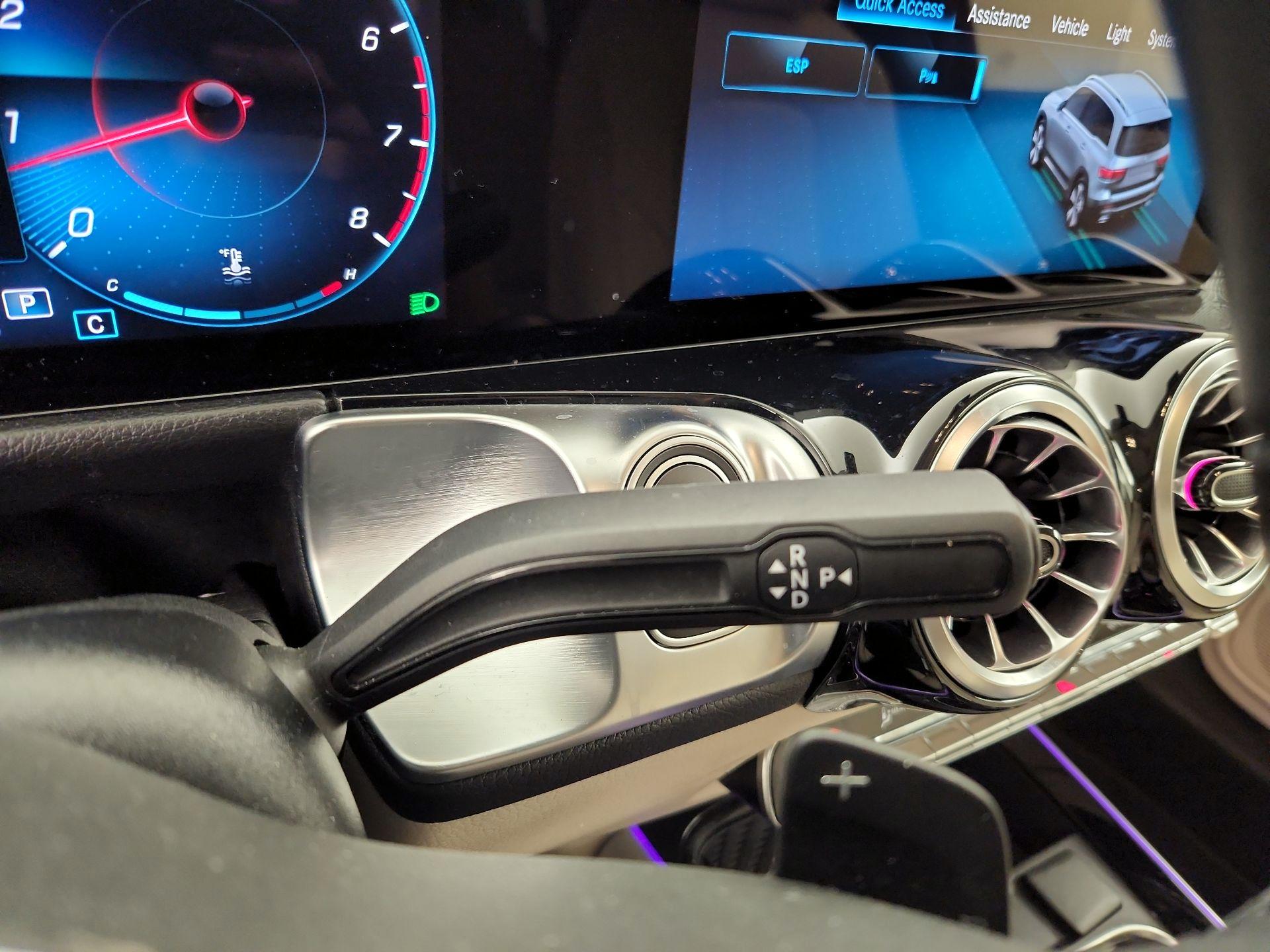 Thumbnail: 2023 Mercedes-Benz GLB - 17