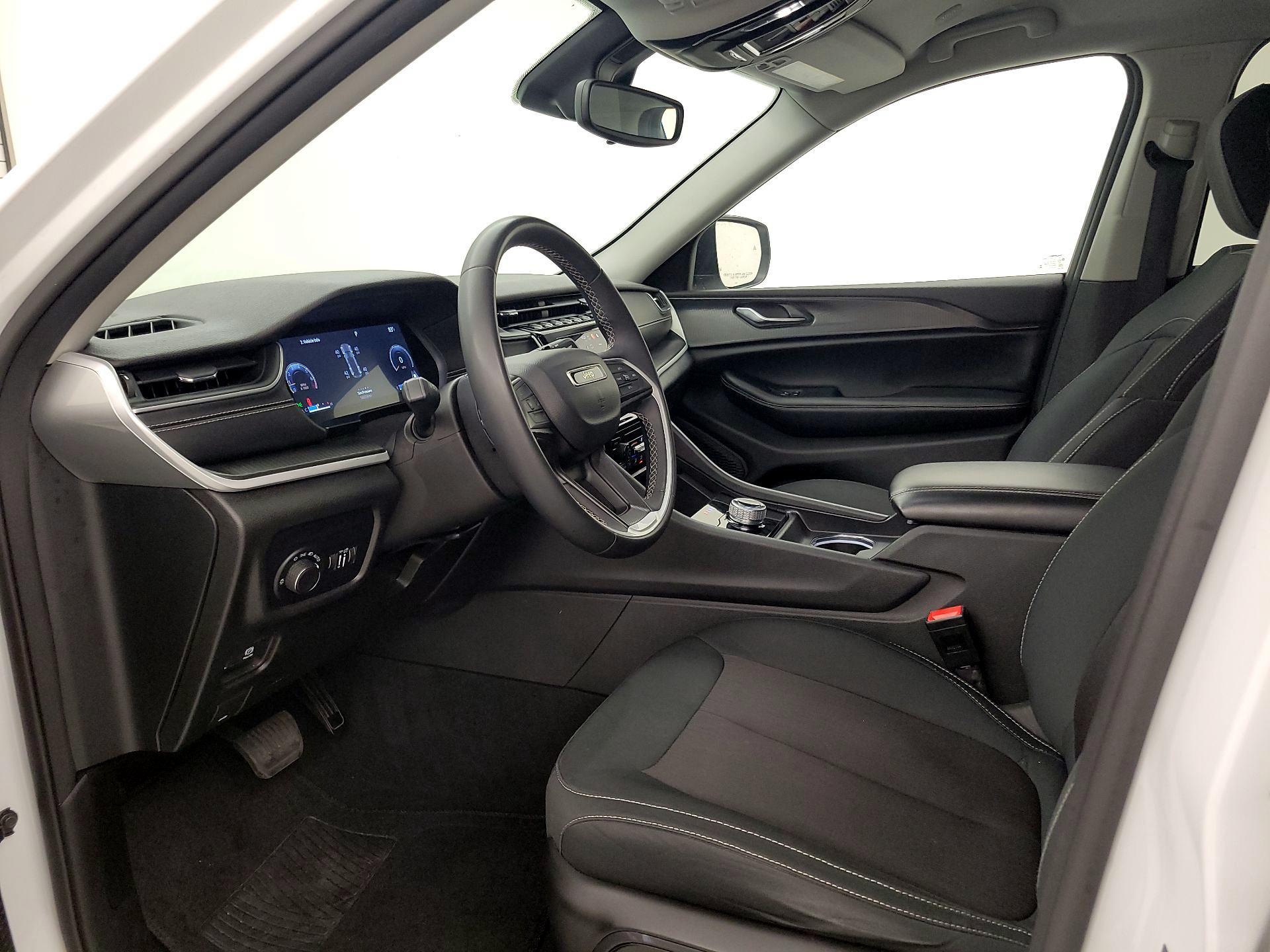 Thumbnail: 2023 Jeep Grand Cherokee - 11