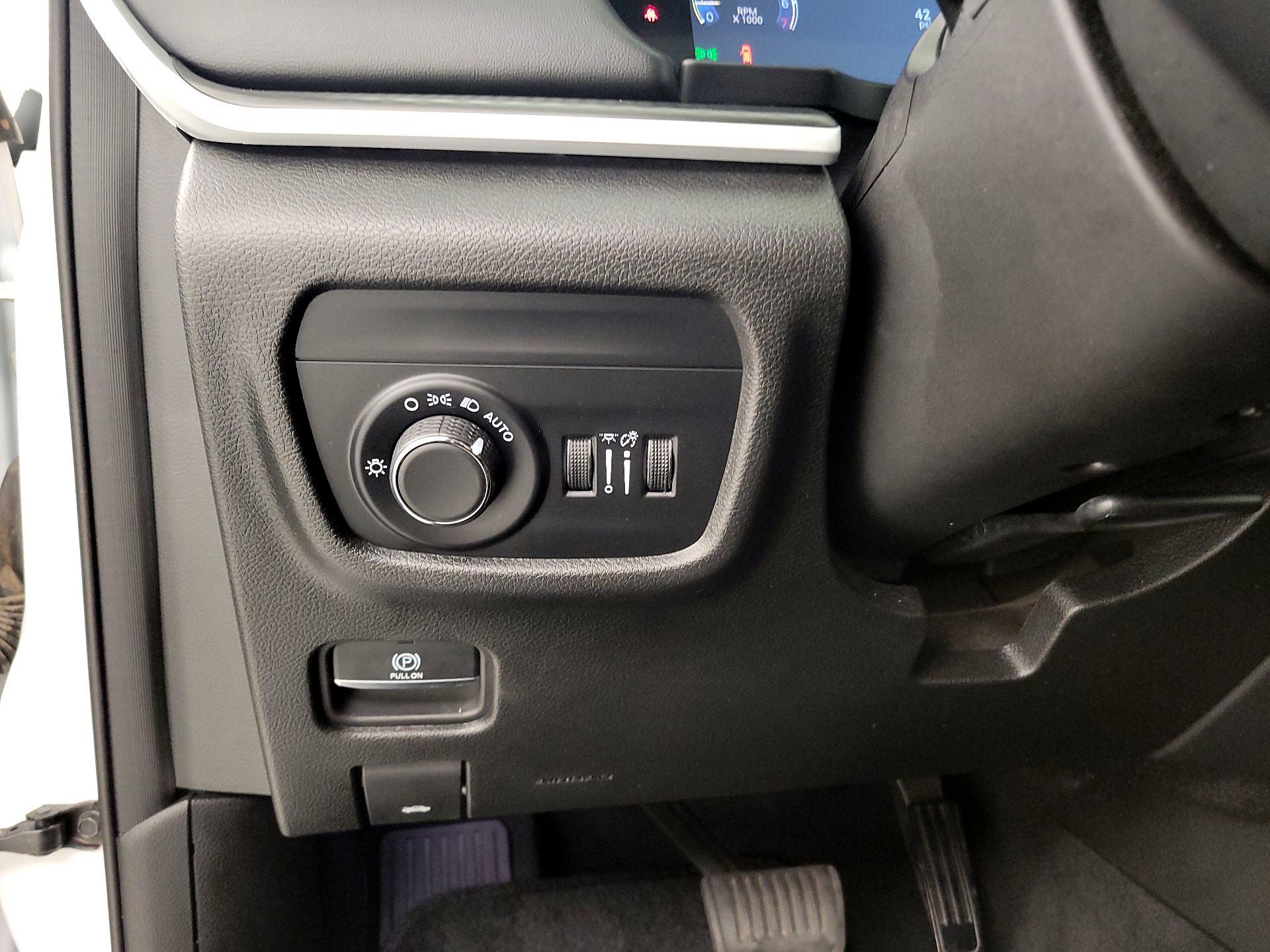 Thumbnail: 2023 Jeep Grand Cherokee - 13