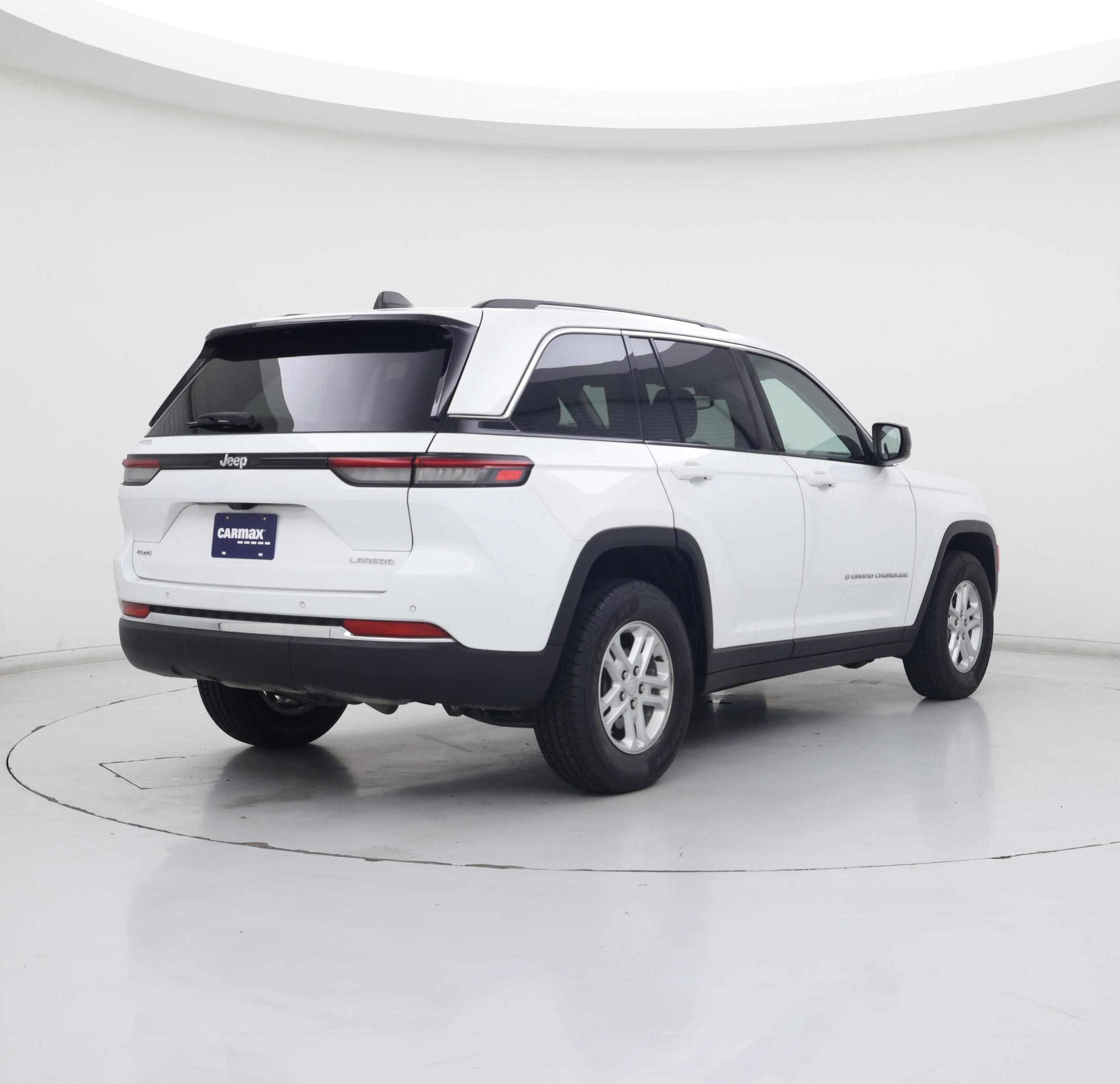 Thumbnail: 2023 Jeep Grand Cherokee - 8