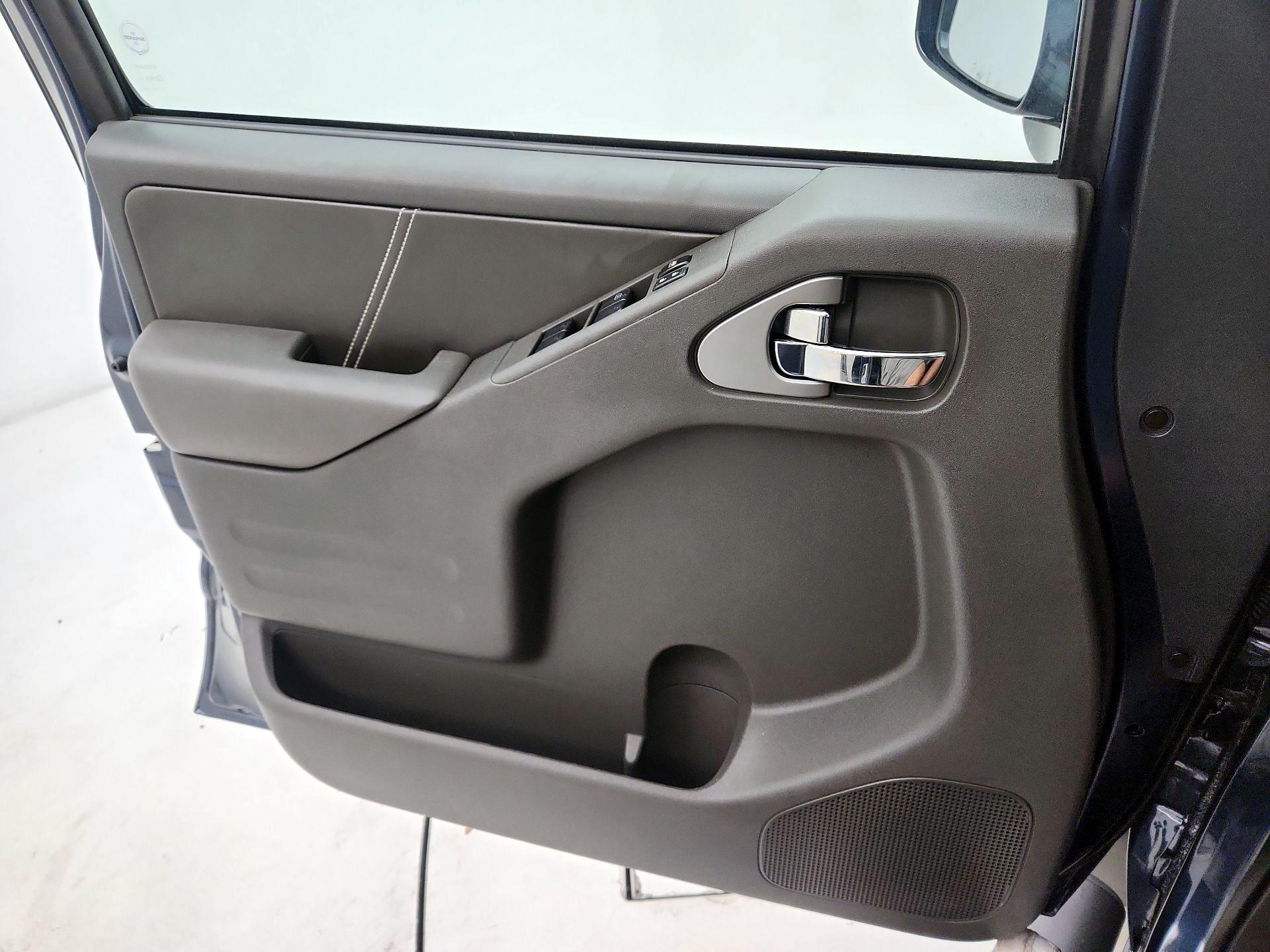 Thumbnail: 2021 Nissan Frontier - 10