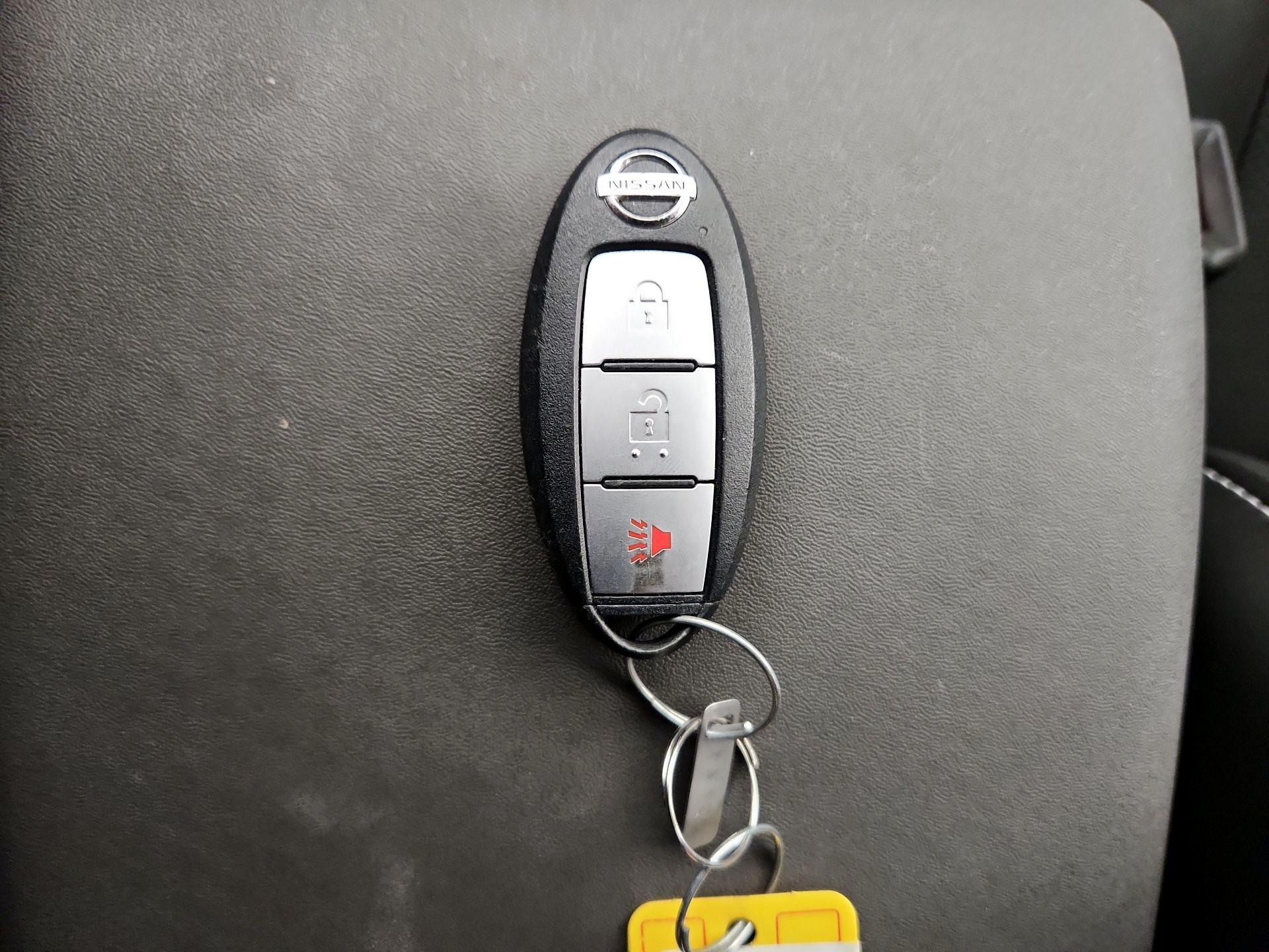 Thumbnail: 2021 Nissan Frontier - 16