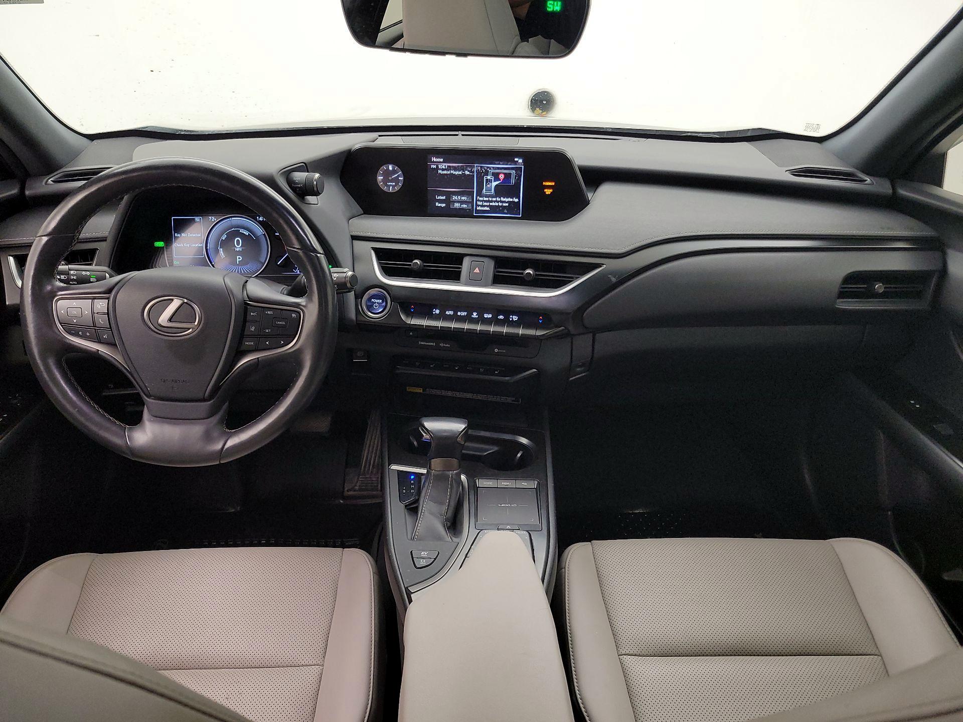 Thumbnail: 2020 Lexus UX - 9