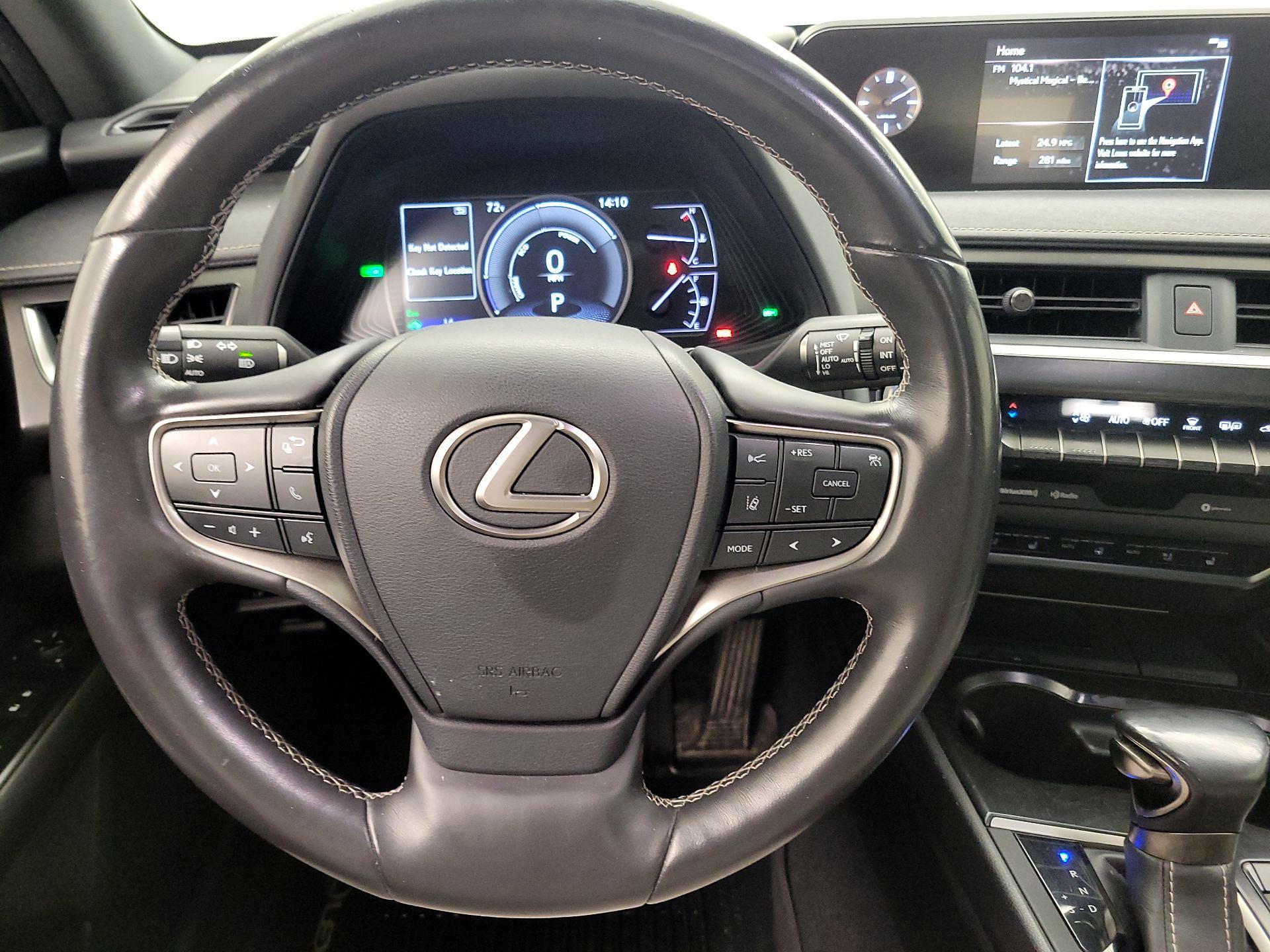 Thumbnail: 2020 Lexus UX - 10