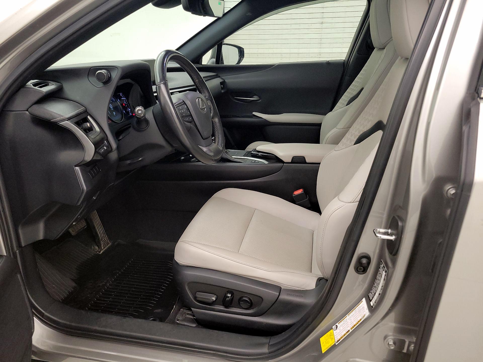 Thumbnail: 2020 Lexus UX - 11