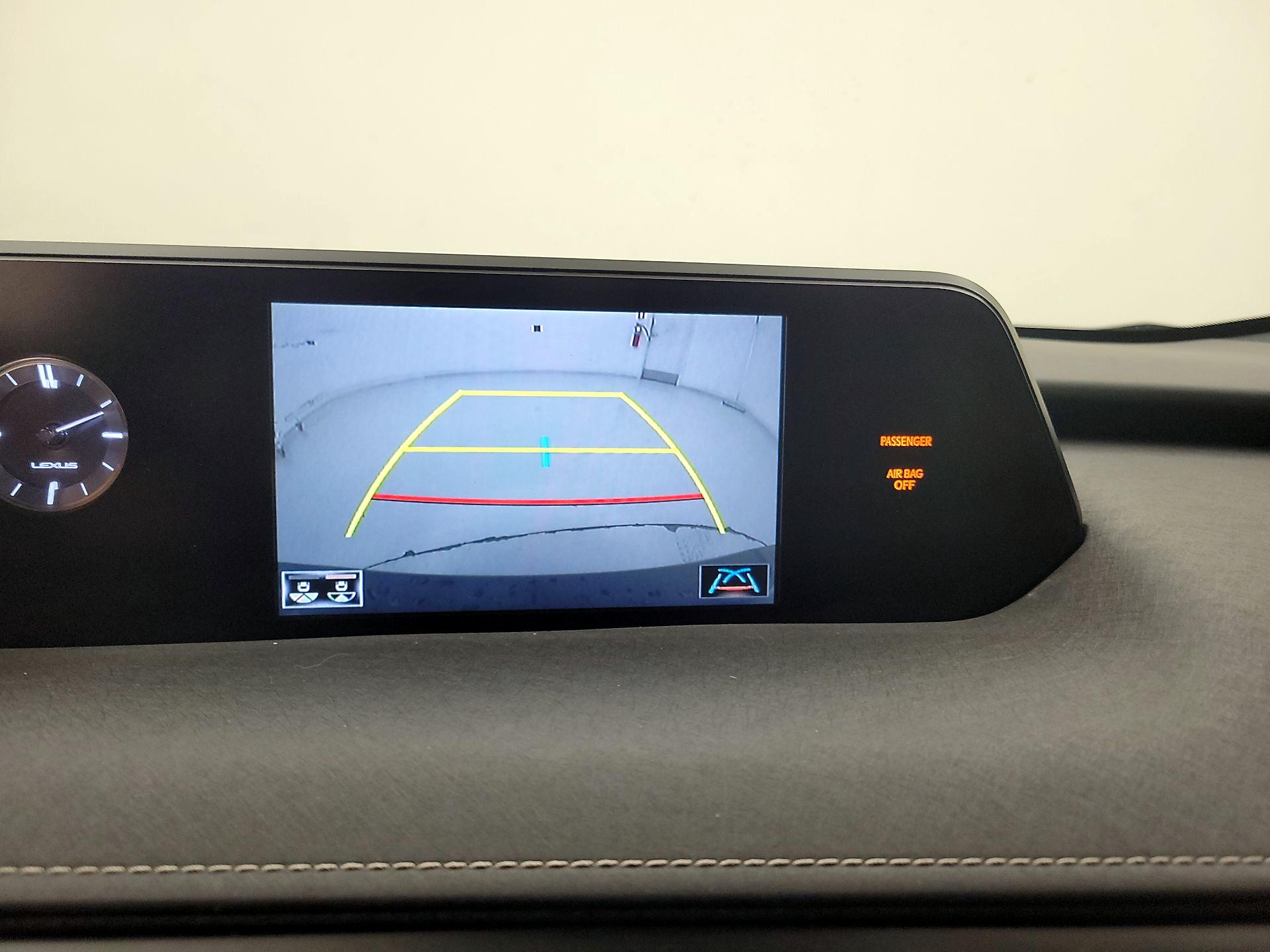 Thumbnail: 2020 Lexus UX - 13