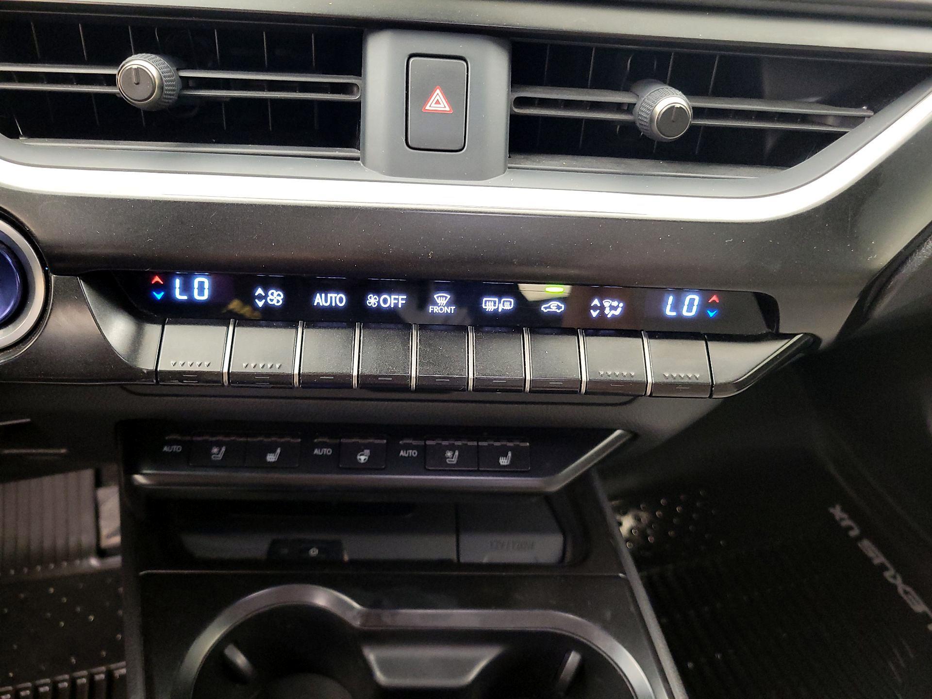 Thumbnail: 2020 Lexus UX - 15