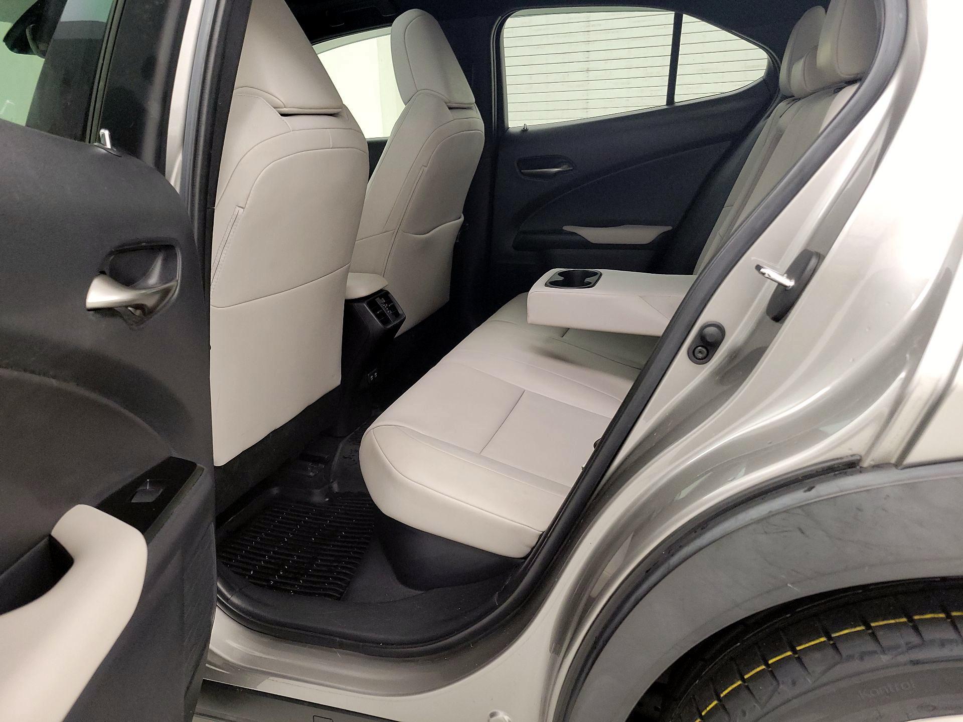 Thumbnail: 2020 Lexus UX - 18