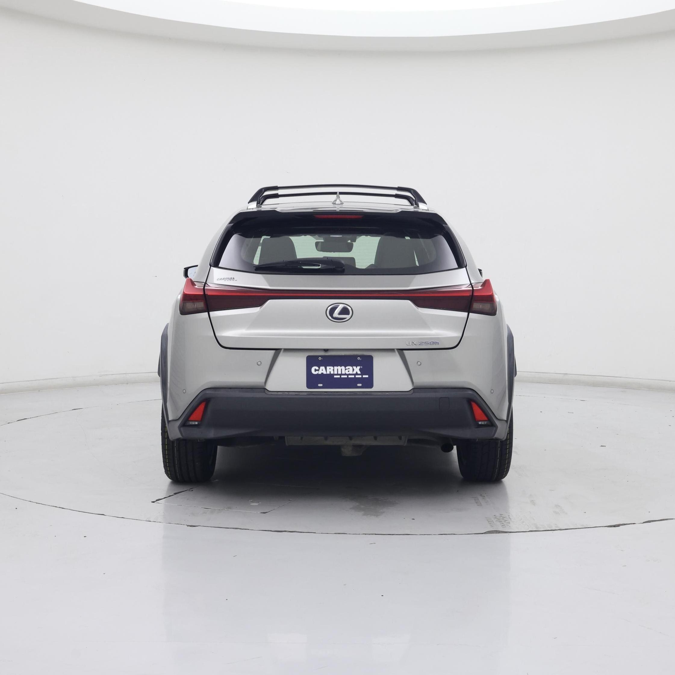 Thumbnail: 2020 Lexus UX - 6