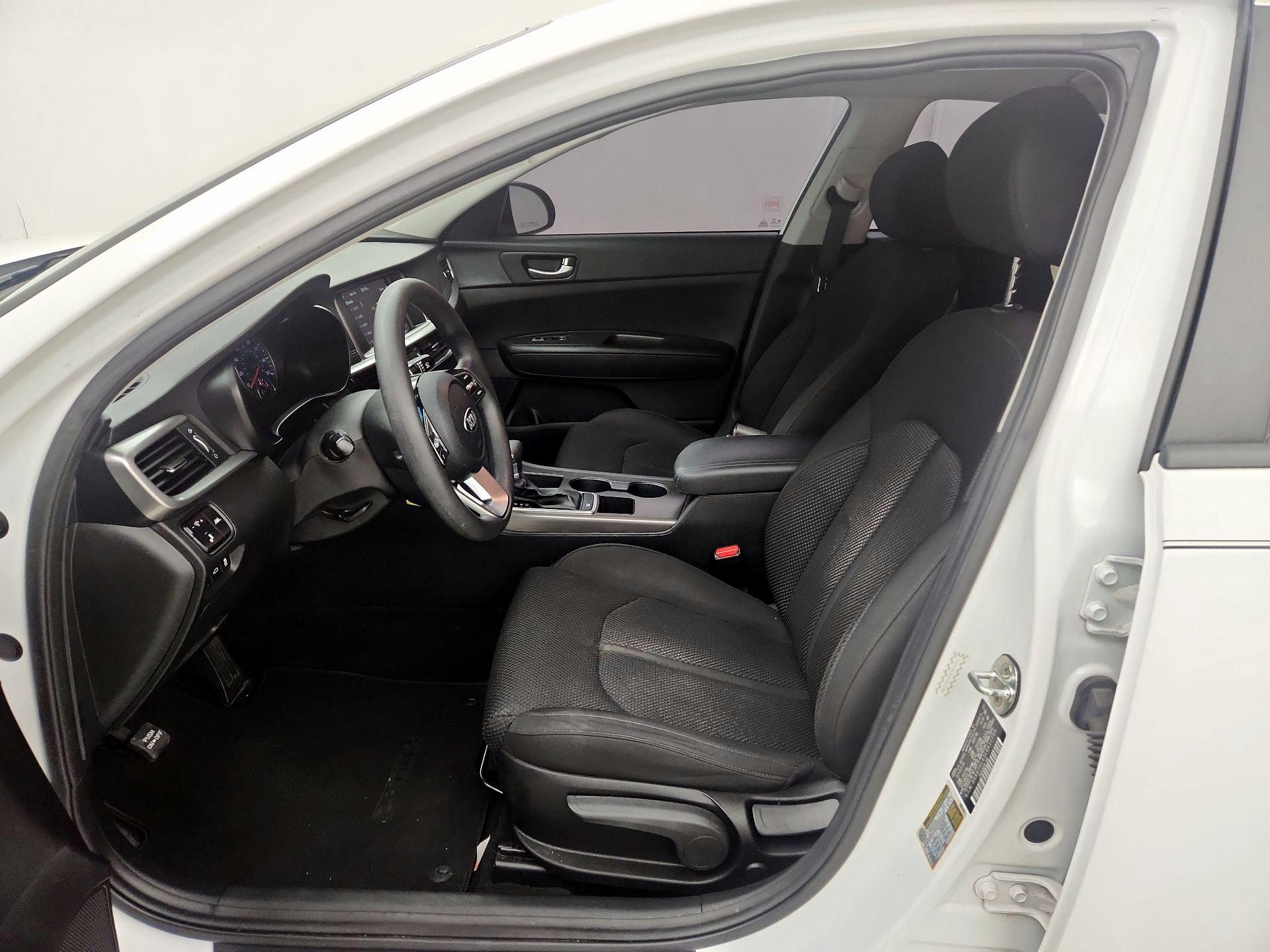 Thumbnail: 2020 Kia Optima - 11