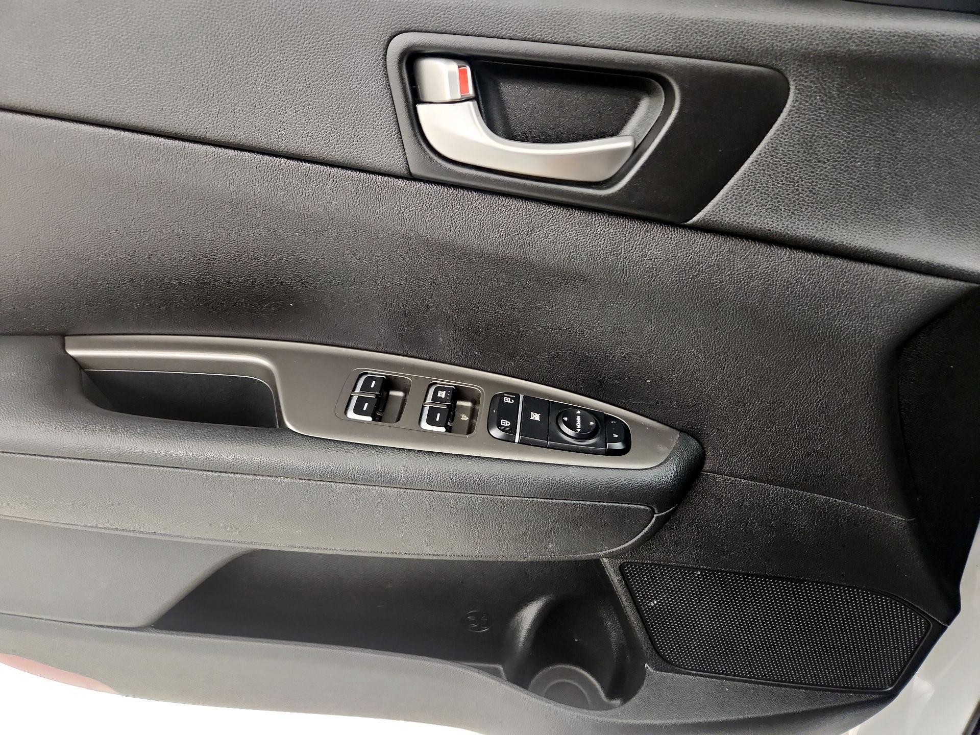 Thumbnail: 2020 Kia Optima - 12