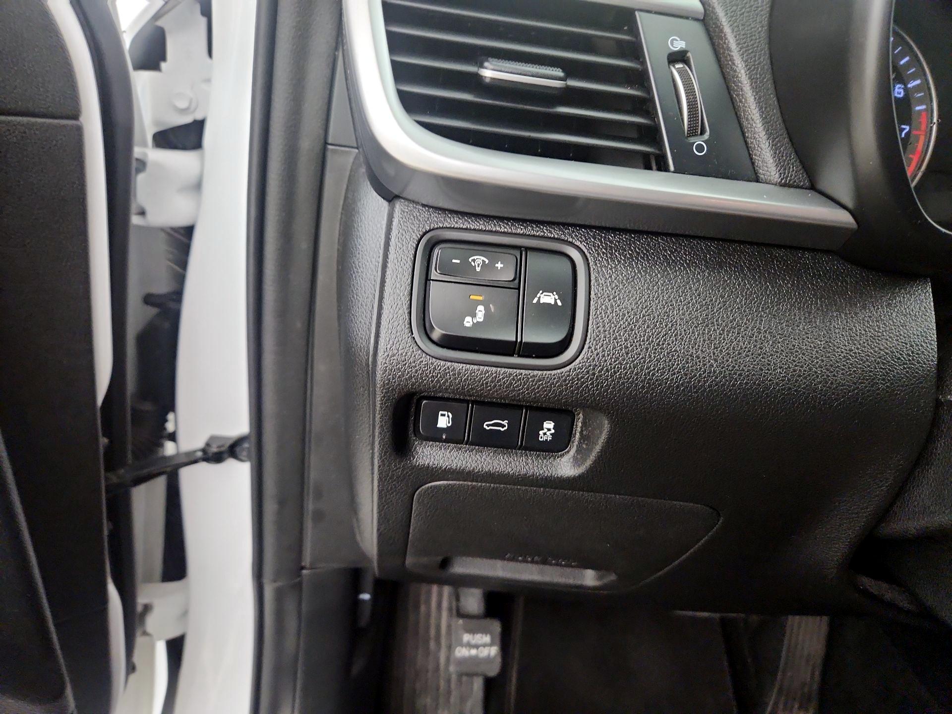 Thumbnail: 2020 Kia Optima - 13