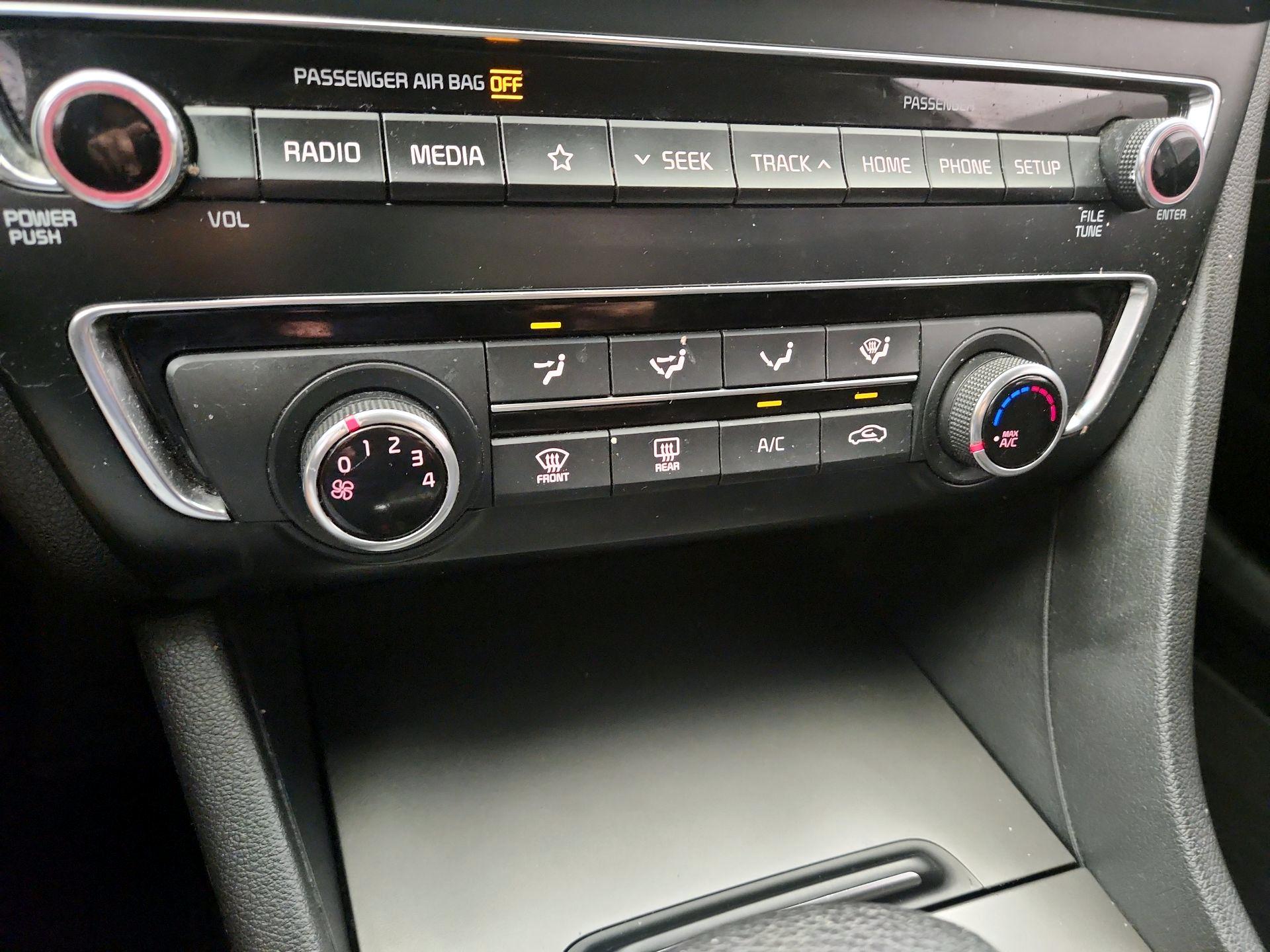 Thumbnail: 2020 Kia Optima - 16